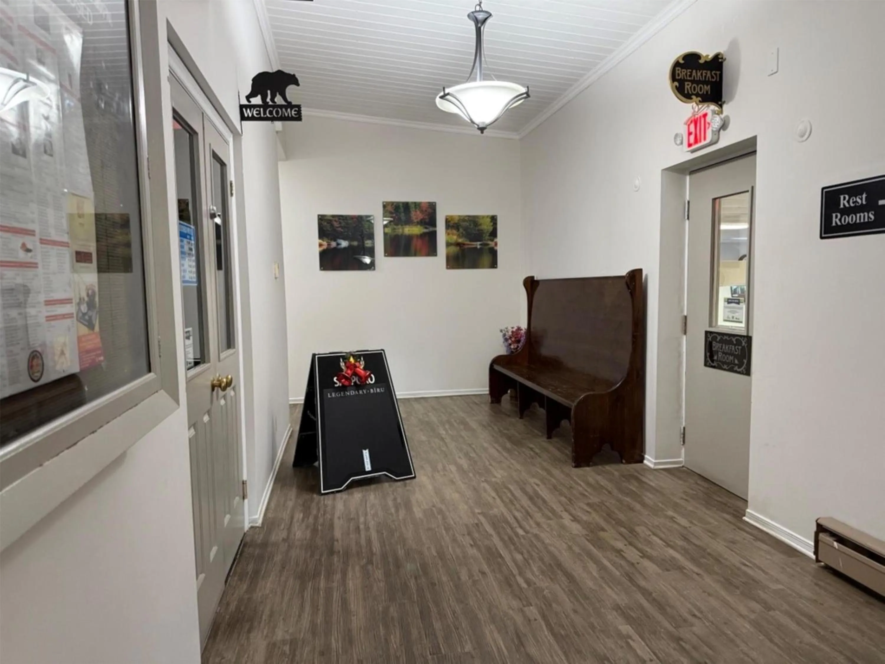 Lobby or reception in SureStay by Best Western Brockville