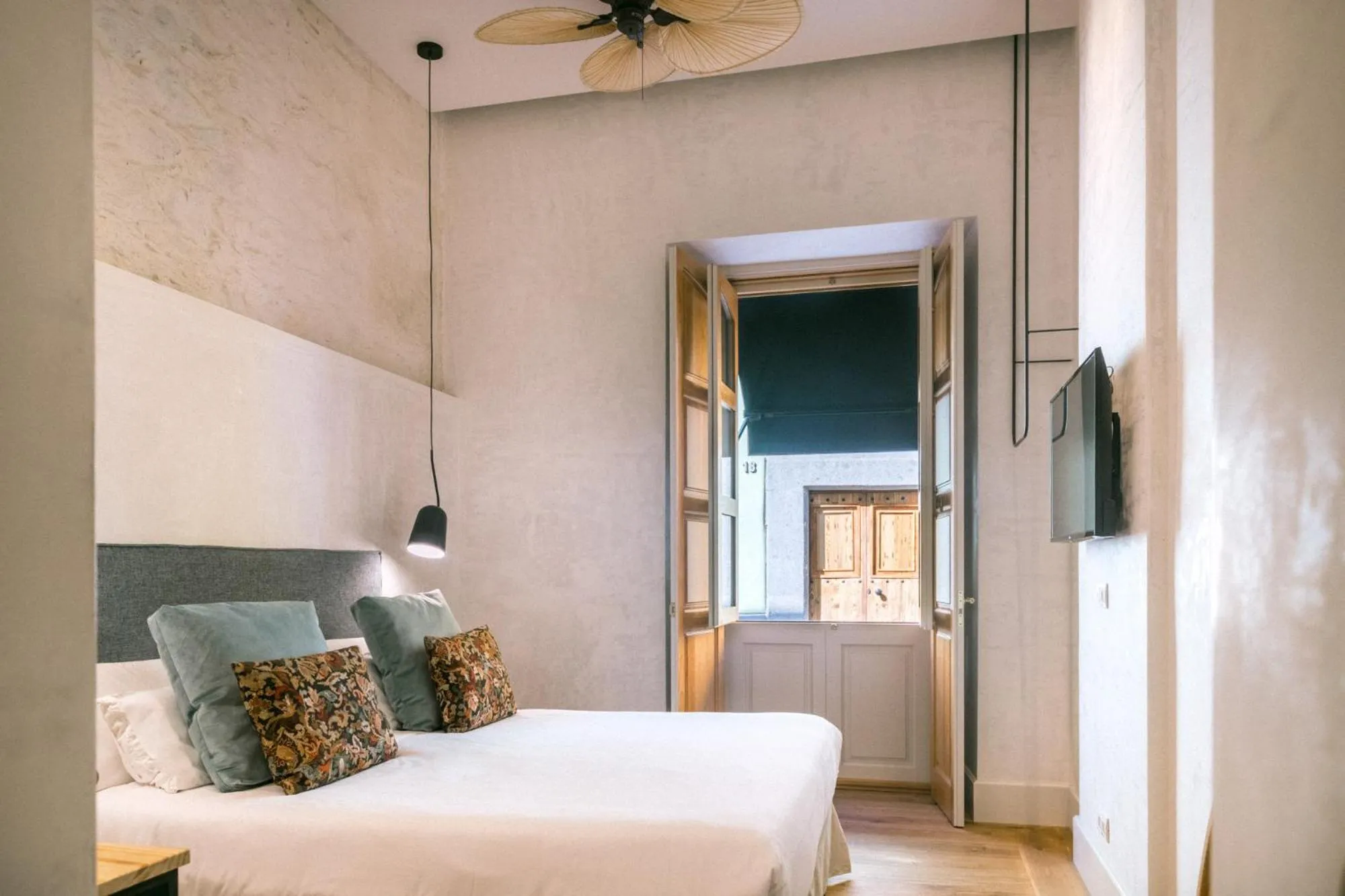 Bed in VEINTIUNO Emblematic Hotels - Adults Only