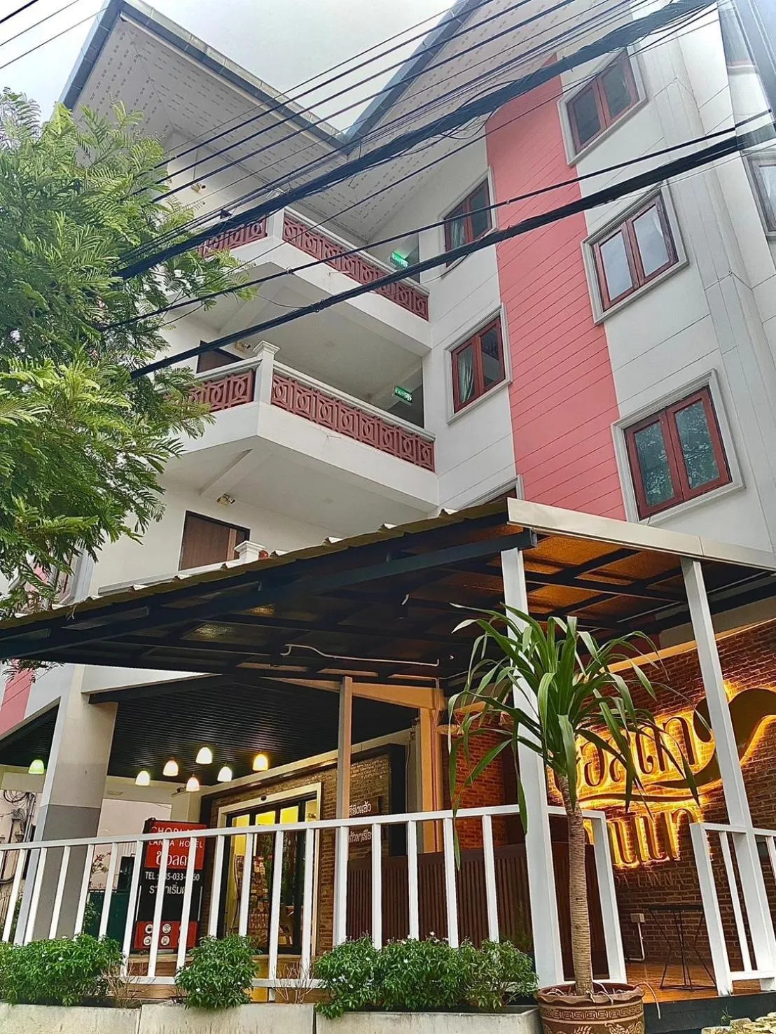 Facade/entrance in CHORLADA LANNA HOTEL