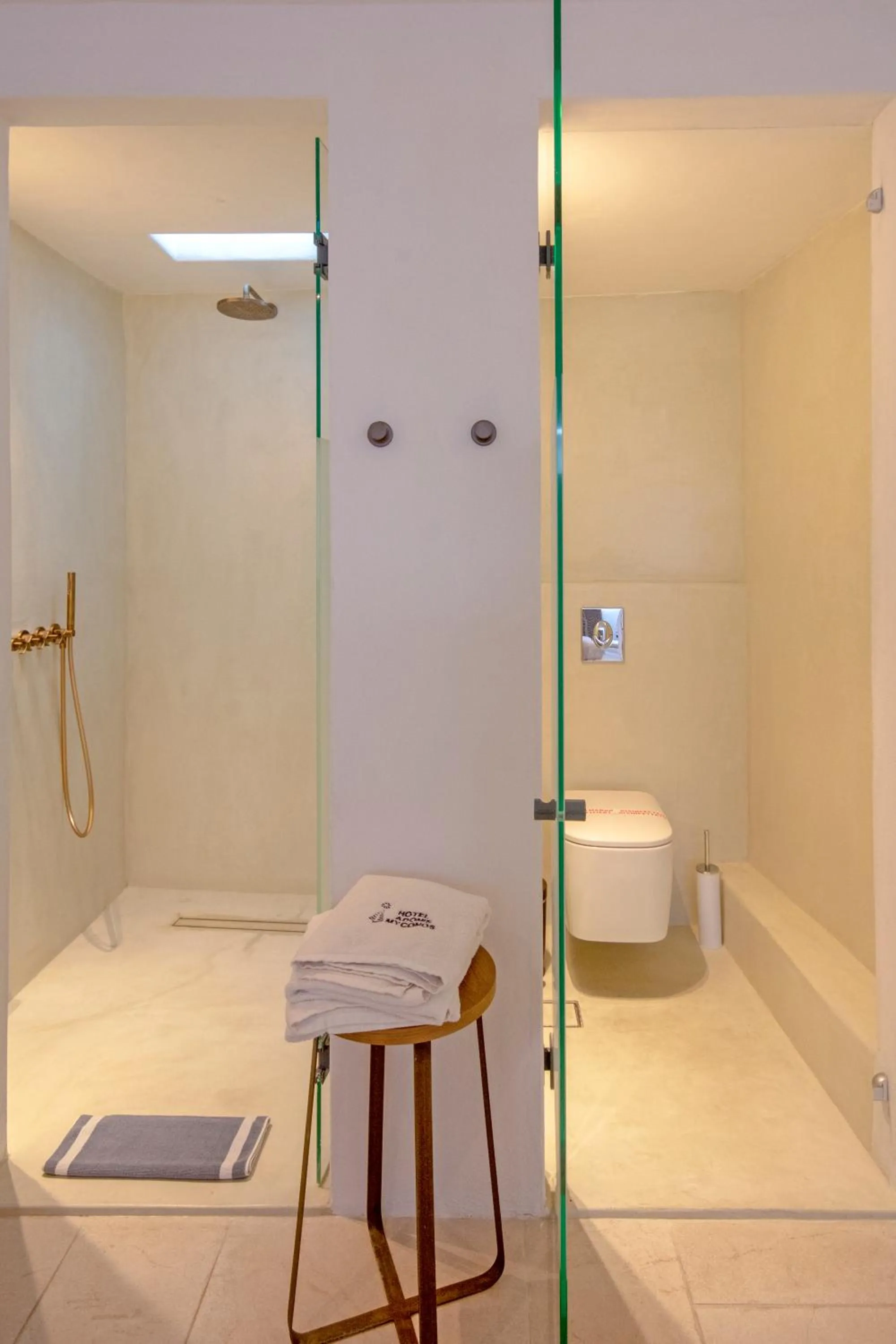 Bathroom in Hotel Adonis