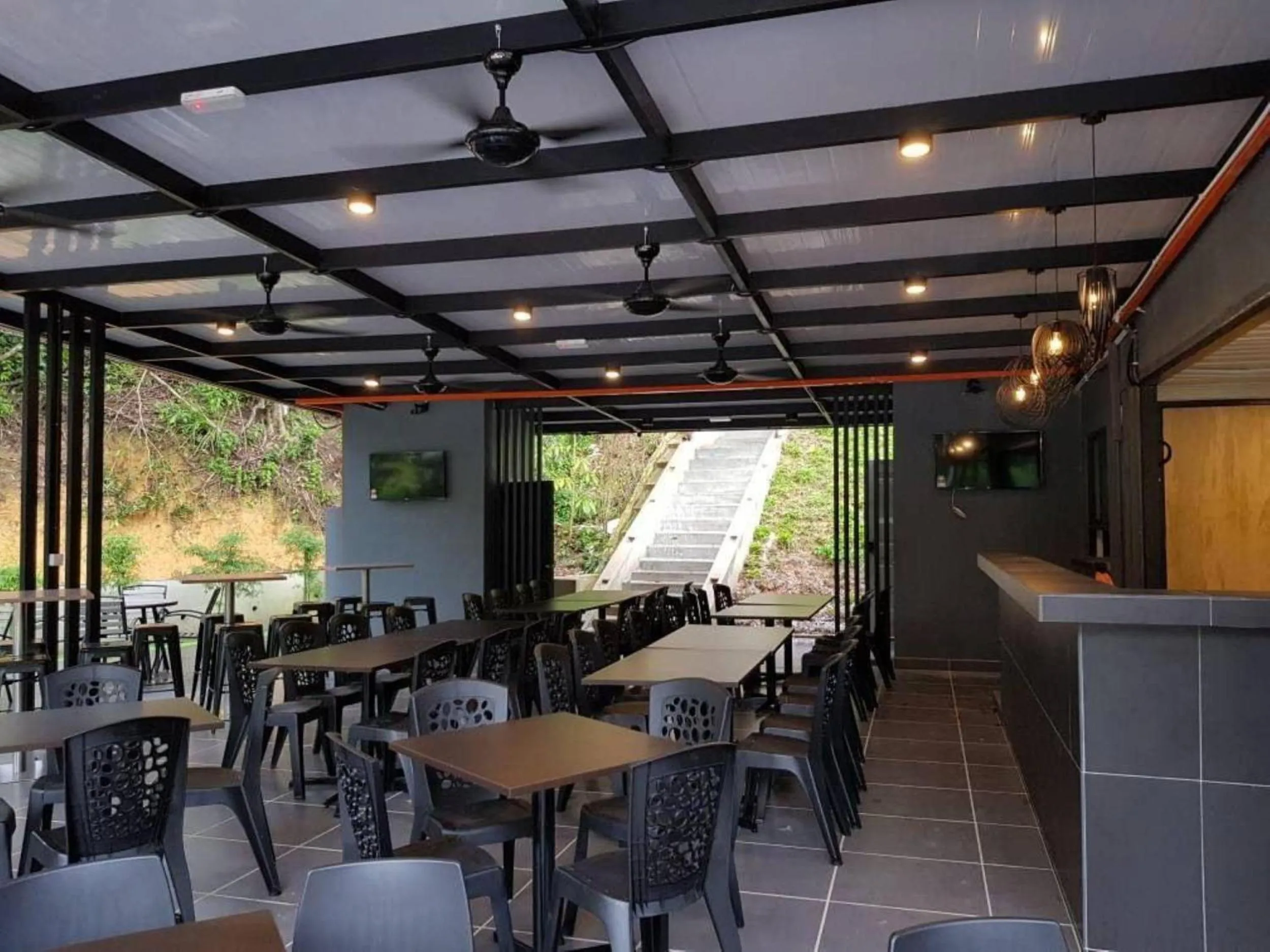 Restaurant/places to eat in Lilla Waterfall Retreat - Sg Lembing, Kuantan Formerly Known as Casa Hill Resort