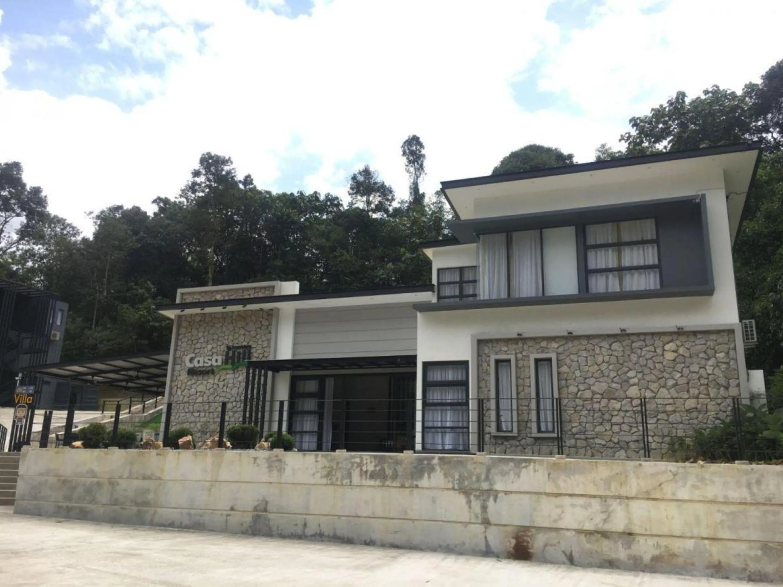 Property building in Lilla Waterfall Retreat - Sg Lembing, Kuantan Formerly Known as Casa Hill Resort