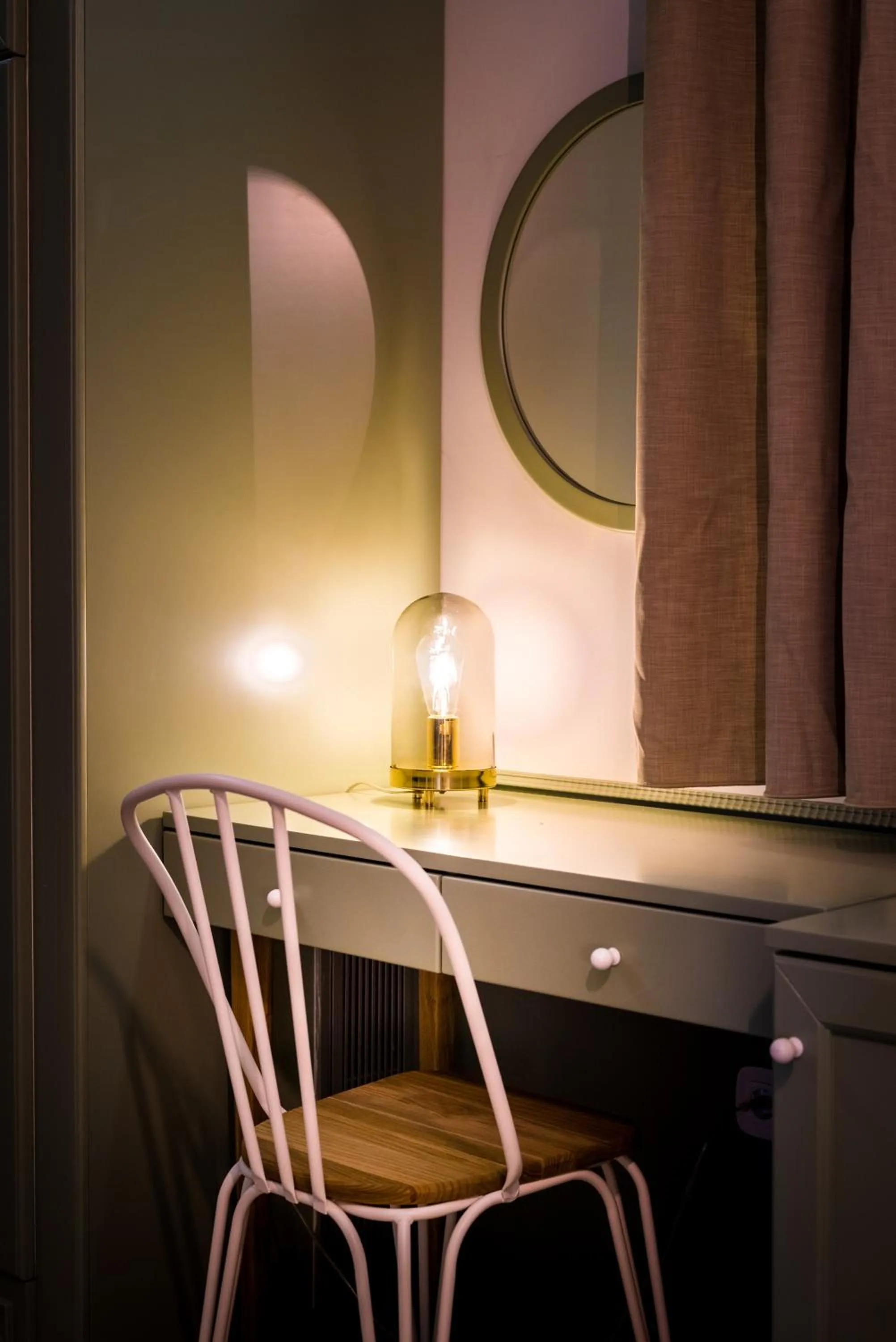 Decorative detail in Allure Central Boutique