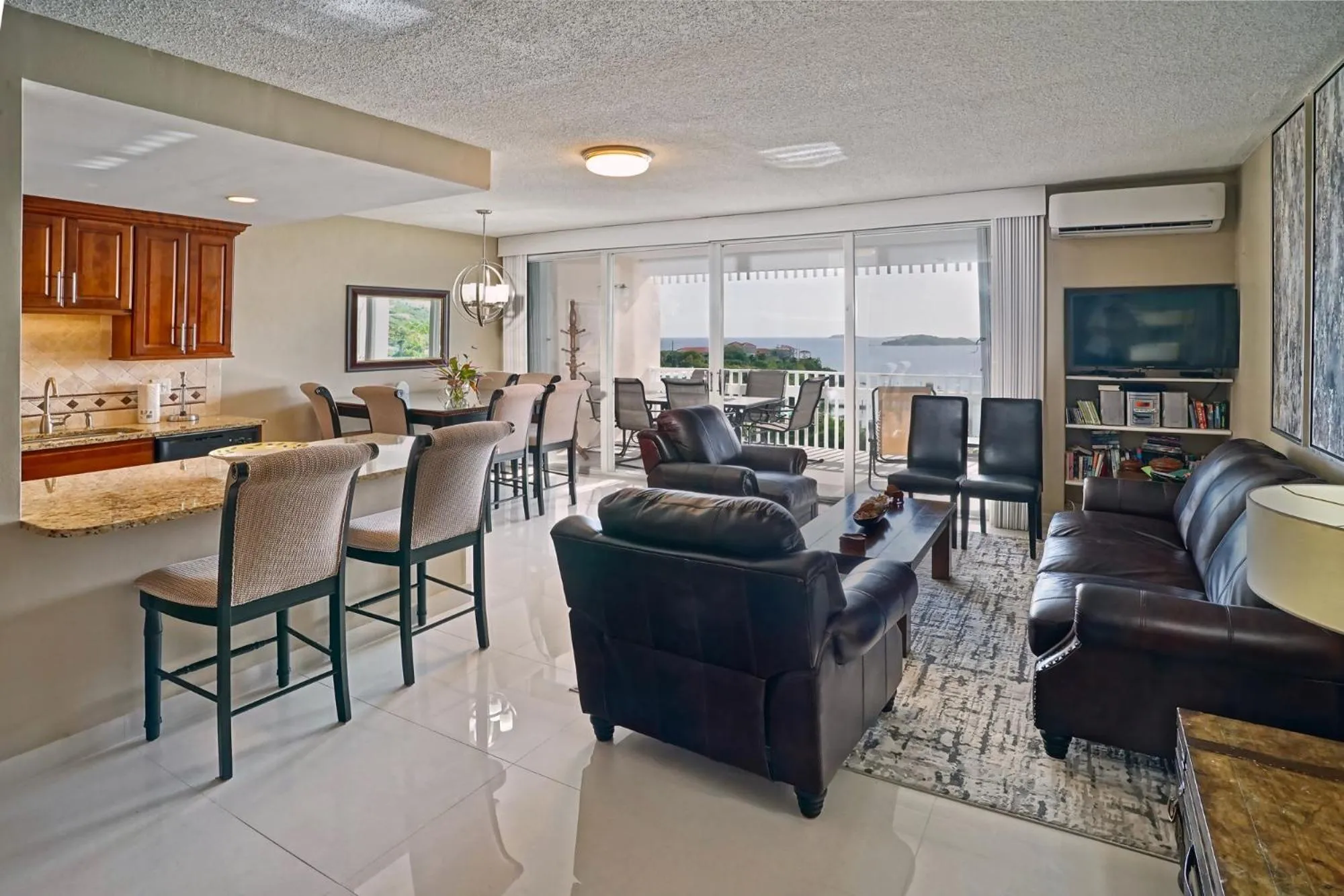 Living room in Secret Harbour Beach Resort