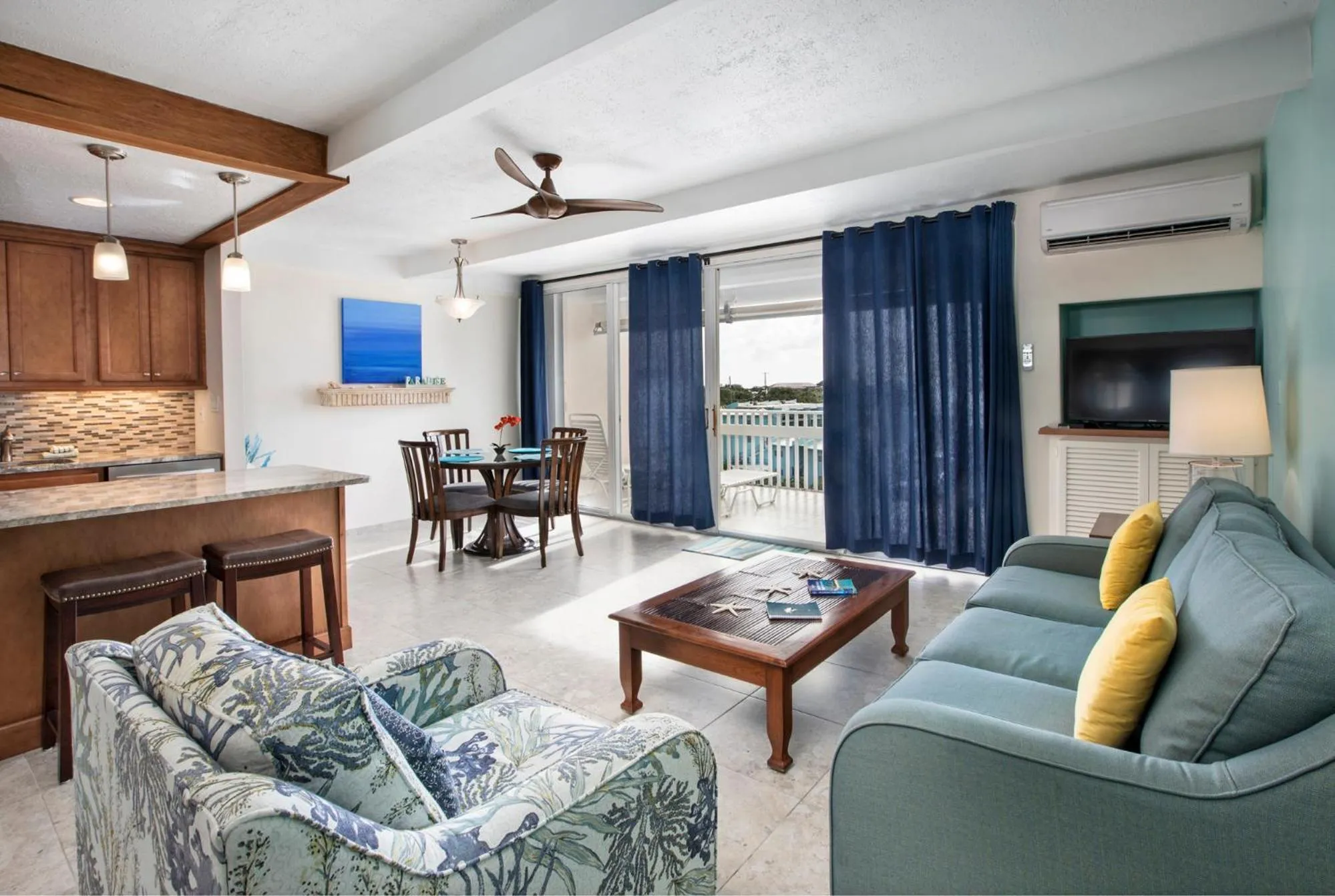 Photo of the whole room in Secret Harbour Beach Resort