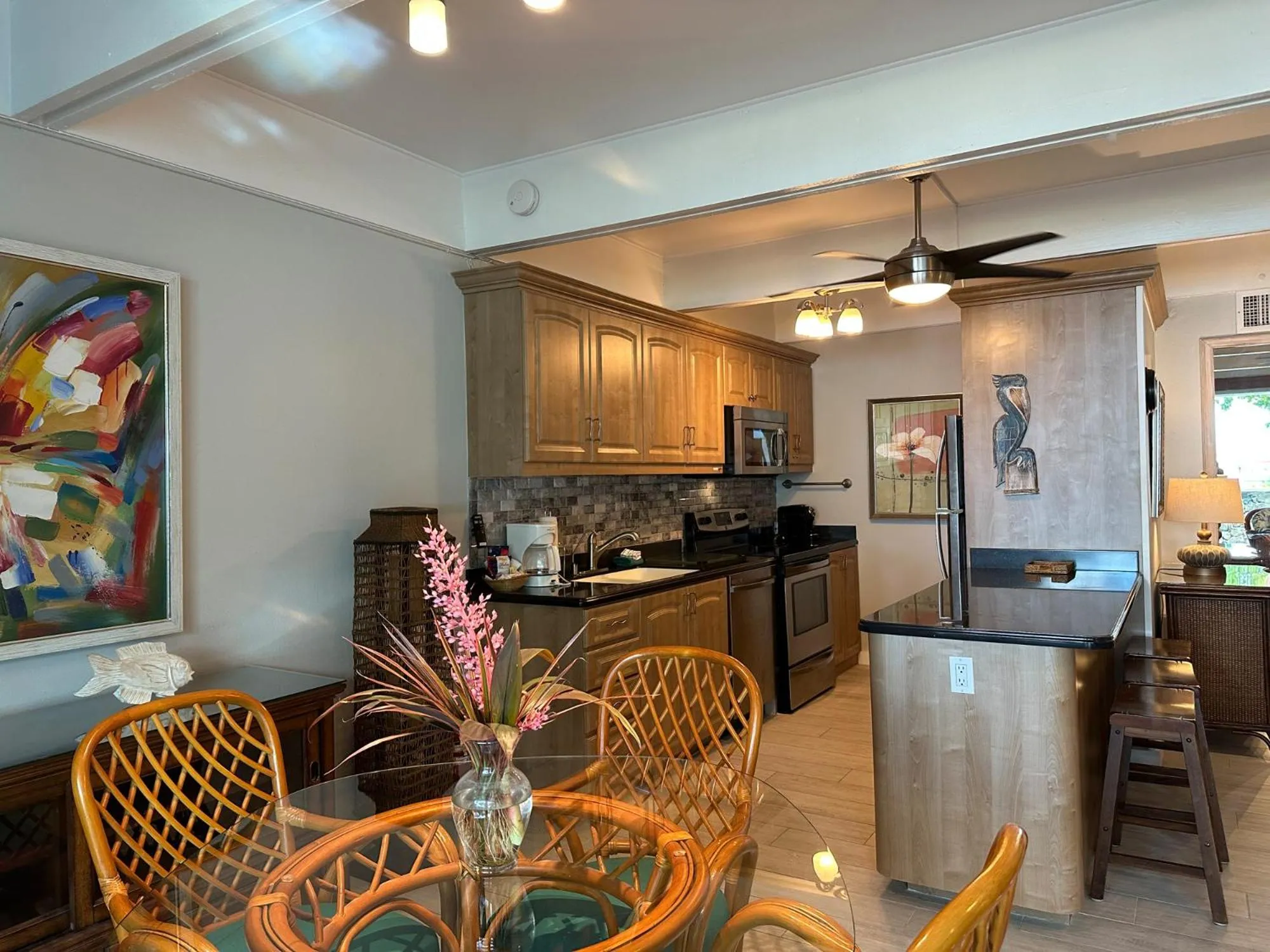 kitchen in Secret Harbour Beach Resort