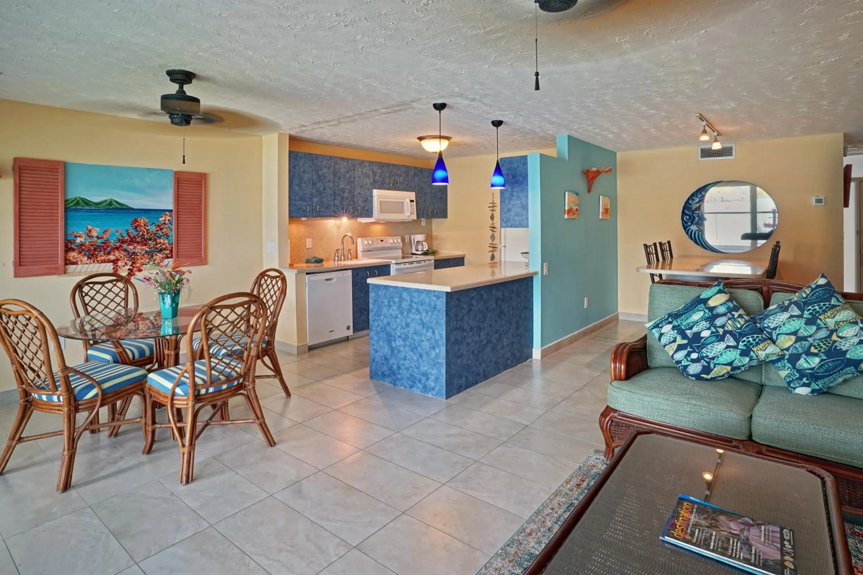Living room in Secret Harbour Beach Resort