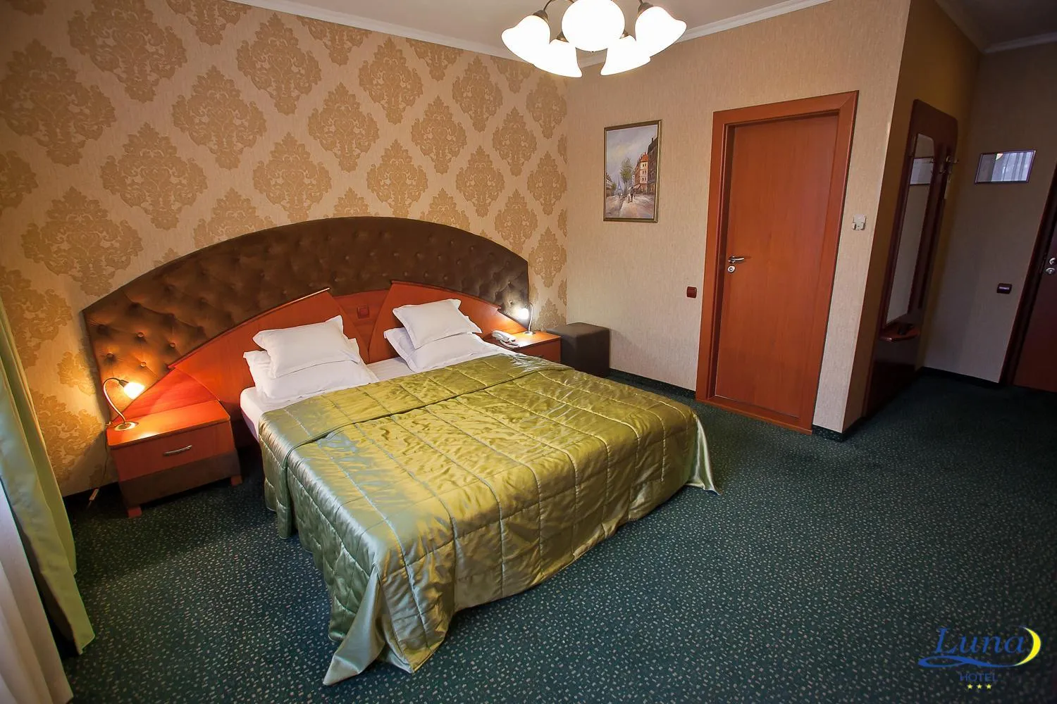 Photo of the whole room, Bed in Luna Hotel