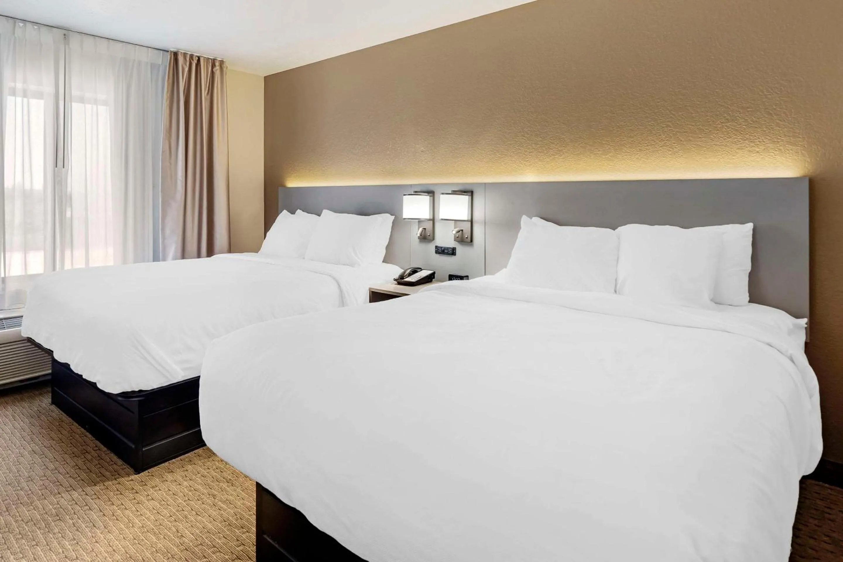 Bedroom, Bed in Comfort Suites Merrillville near US 30