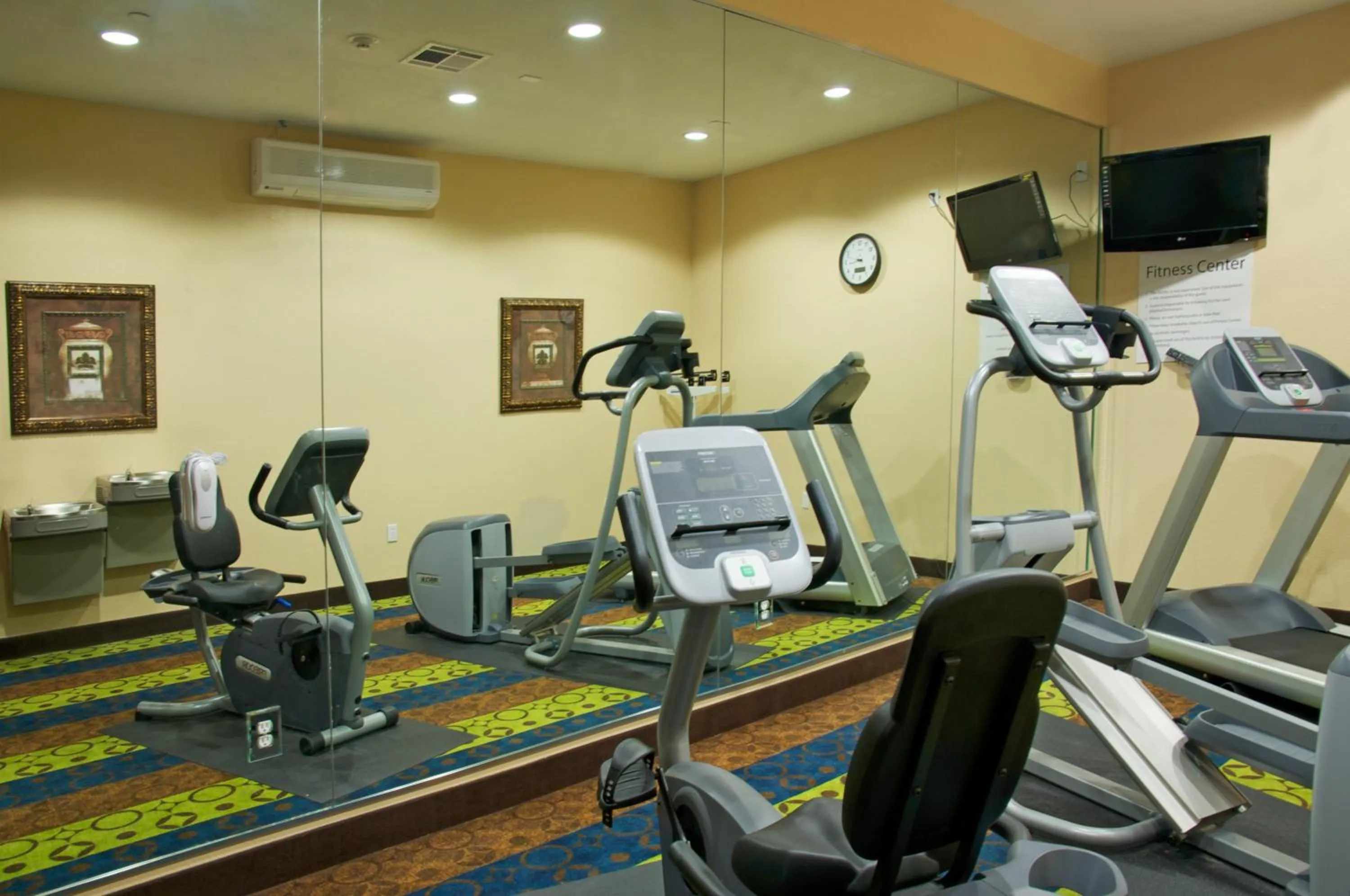 Fitness centre/facilities in Holiday Inn Express & Suites Galveston West-Seawall