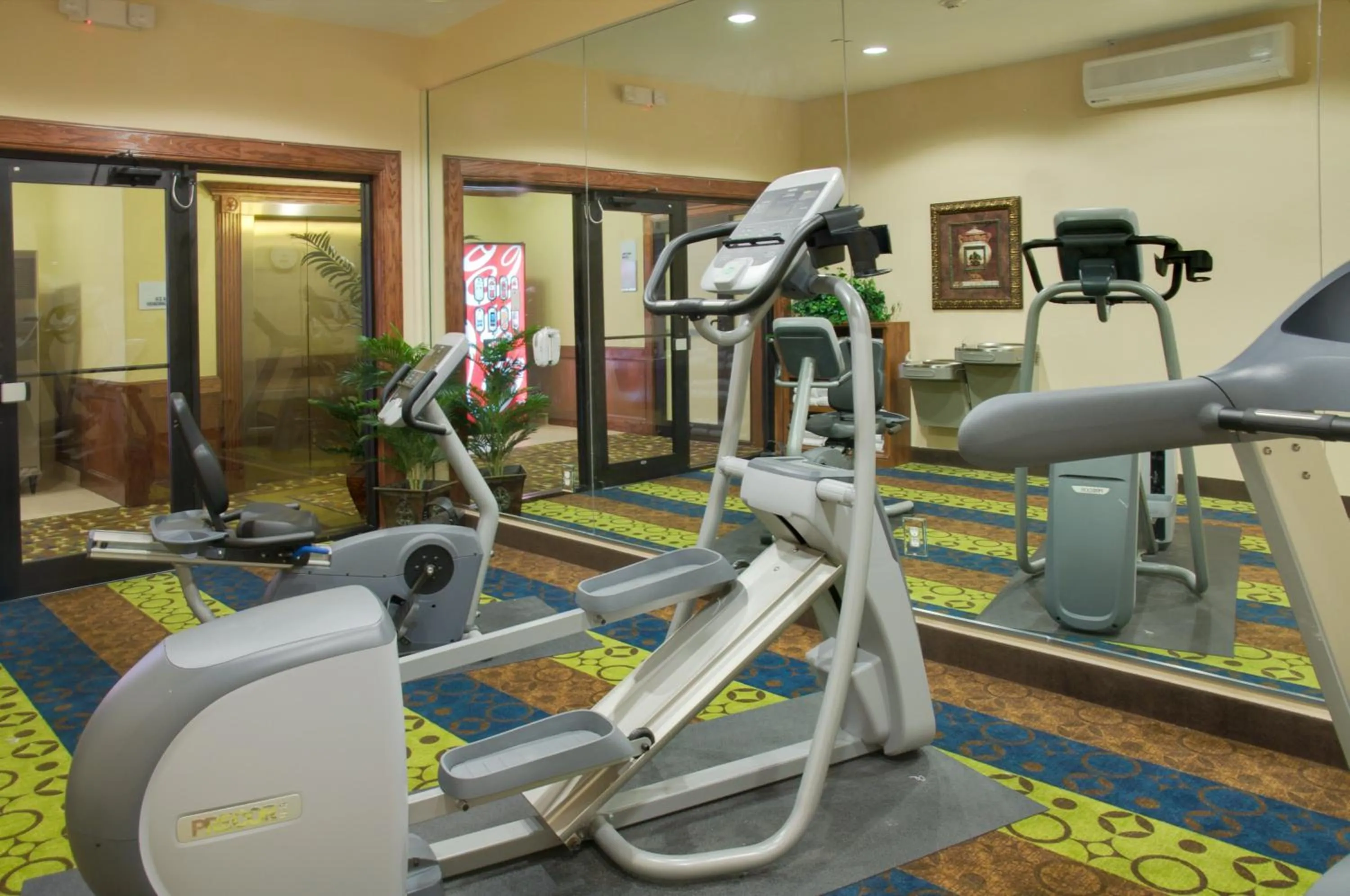 Fitness centre/facilities in Holiday Inn Express & Suites Galveston West-Seawall
