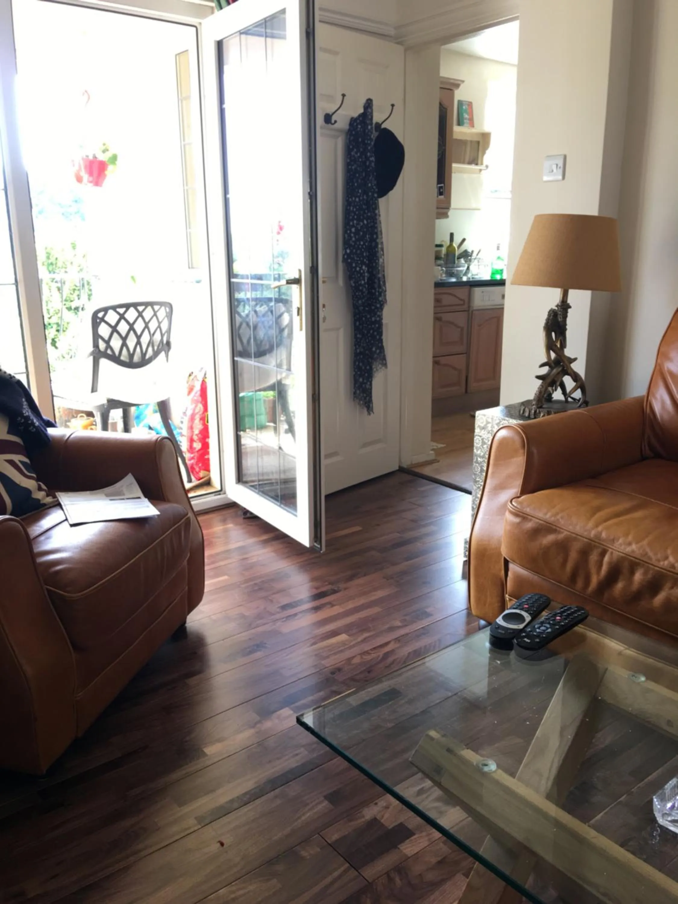 Communal lounge/ TV room in Wynberg House Bed & Breakfast Swansea