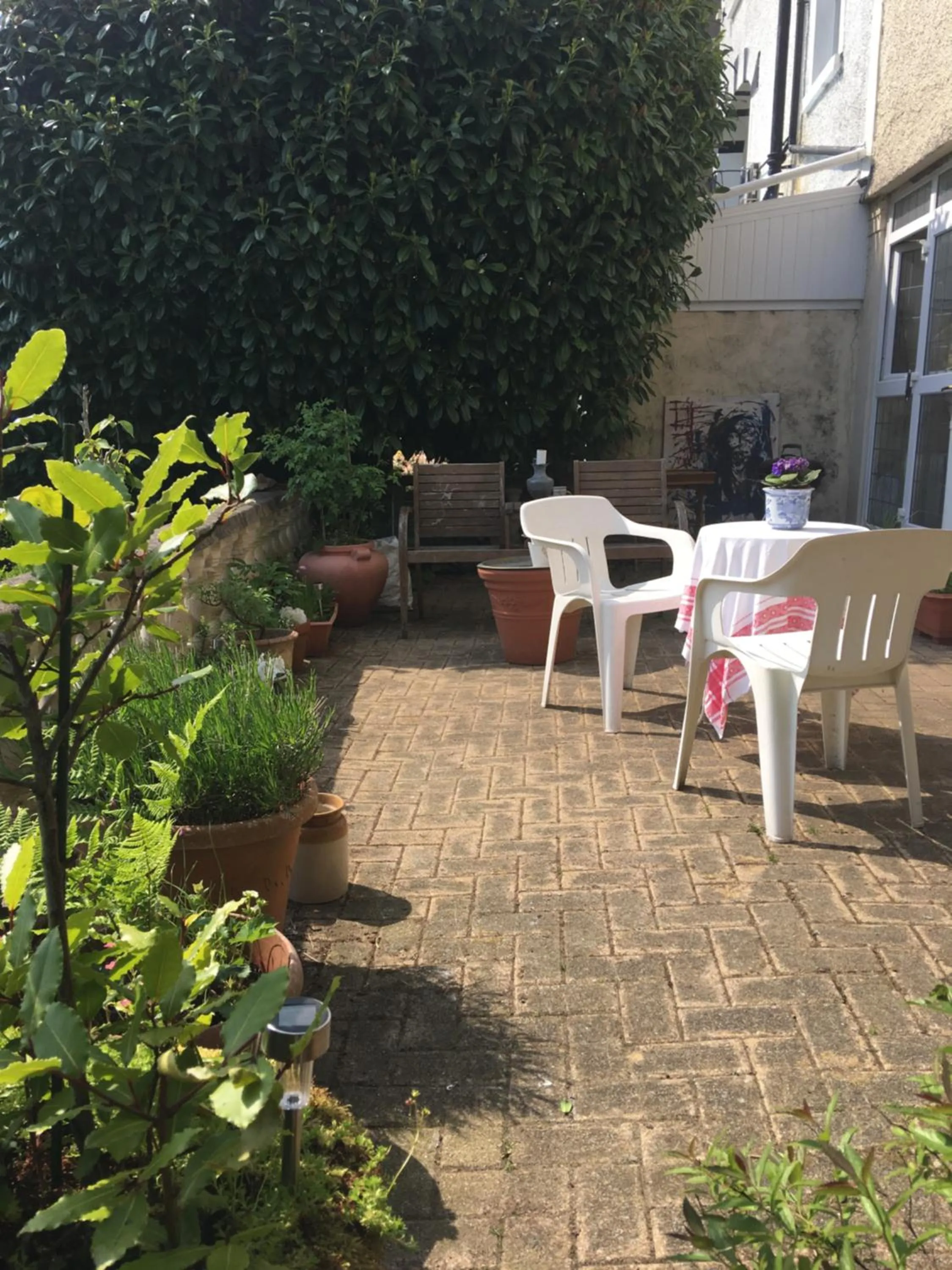 Patio in Wynberg House Bed & Breakfast Swansea