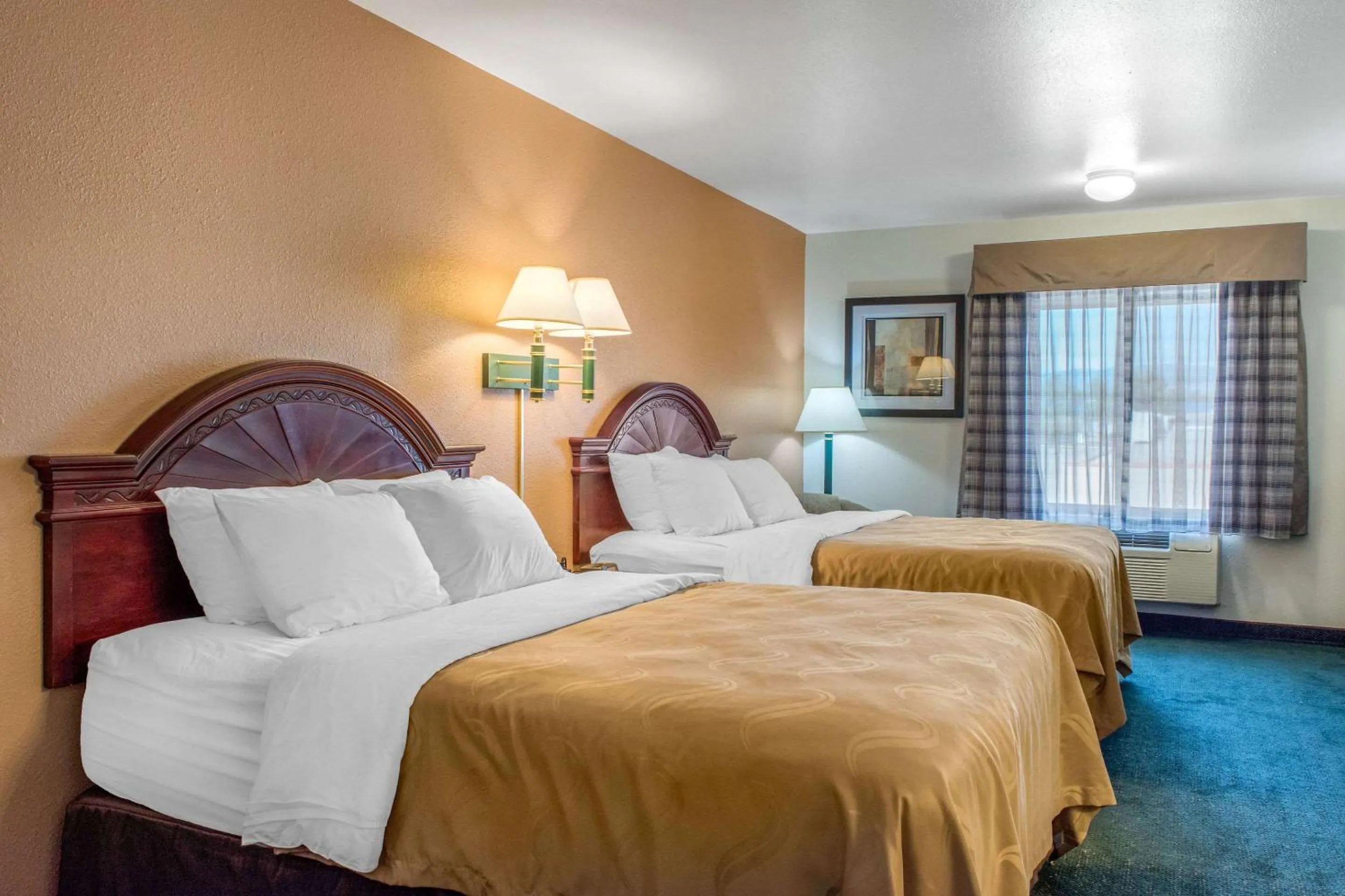 Photo of the whole room in Quality Inn Helena