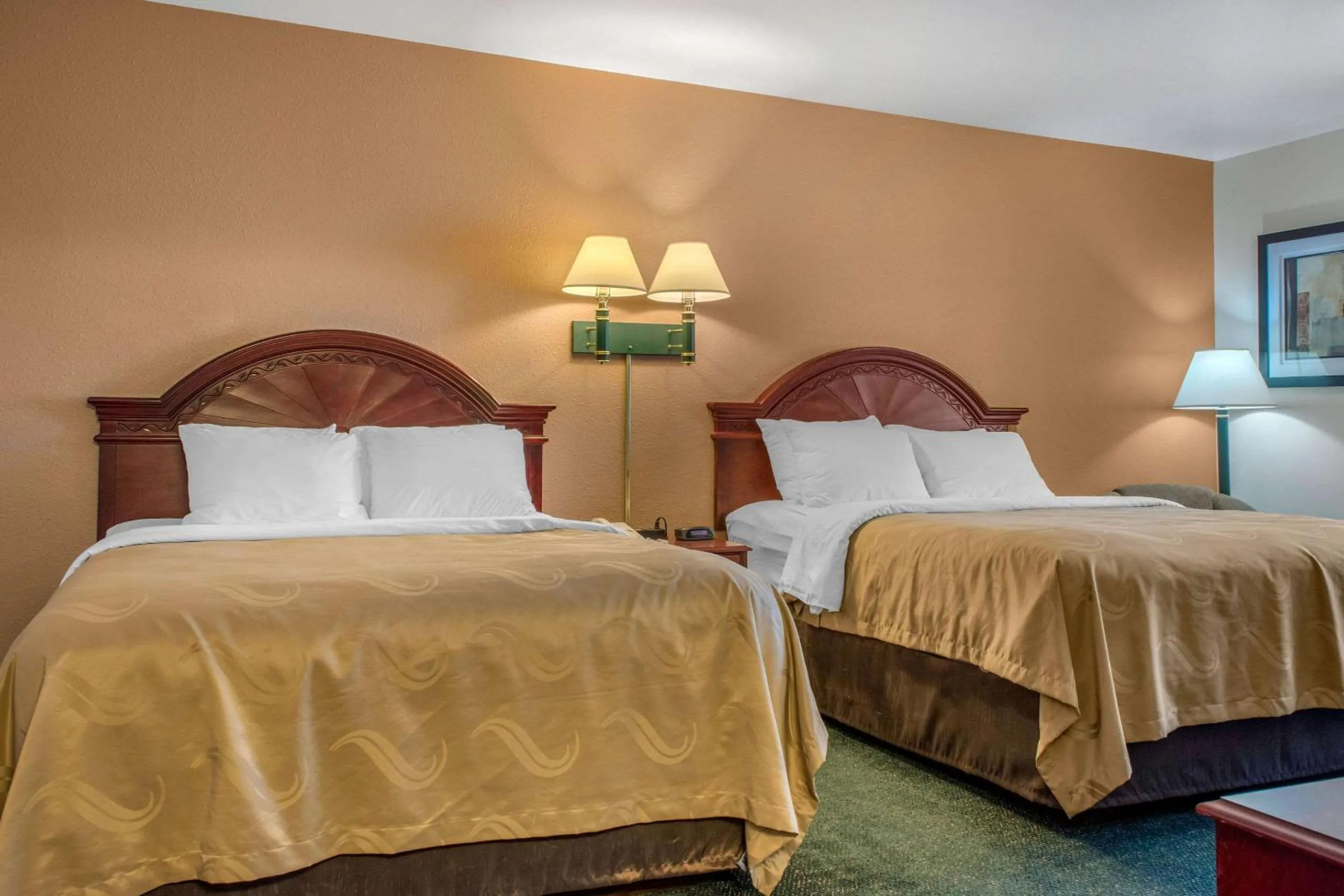 Photo of the whole room in Quality Inn Helena