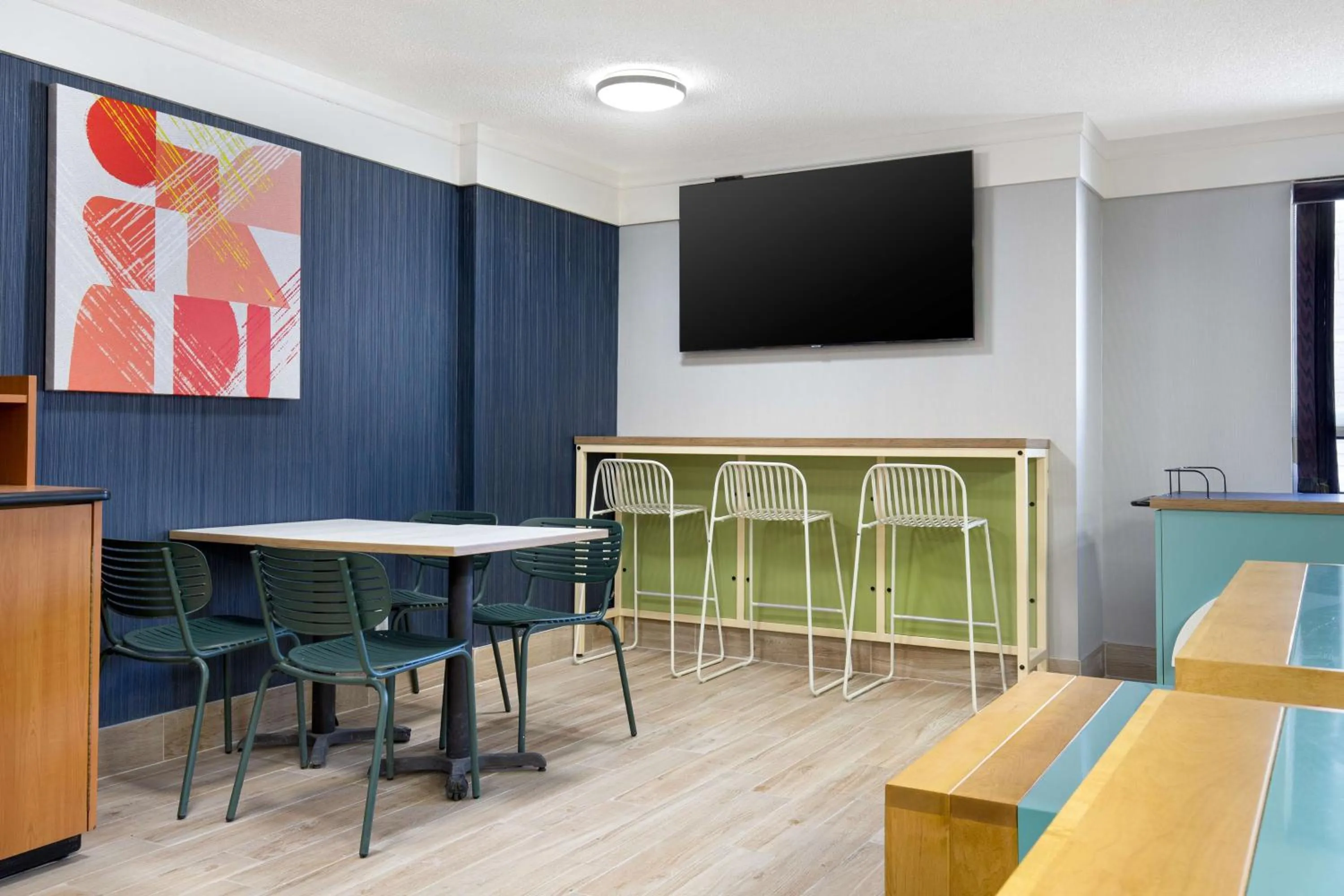 Breakfast in Spark by Hilton Brockville