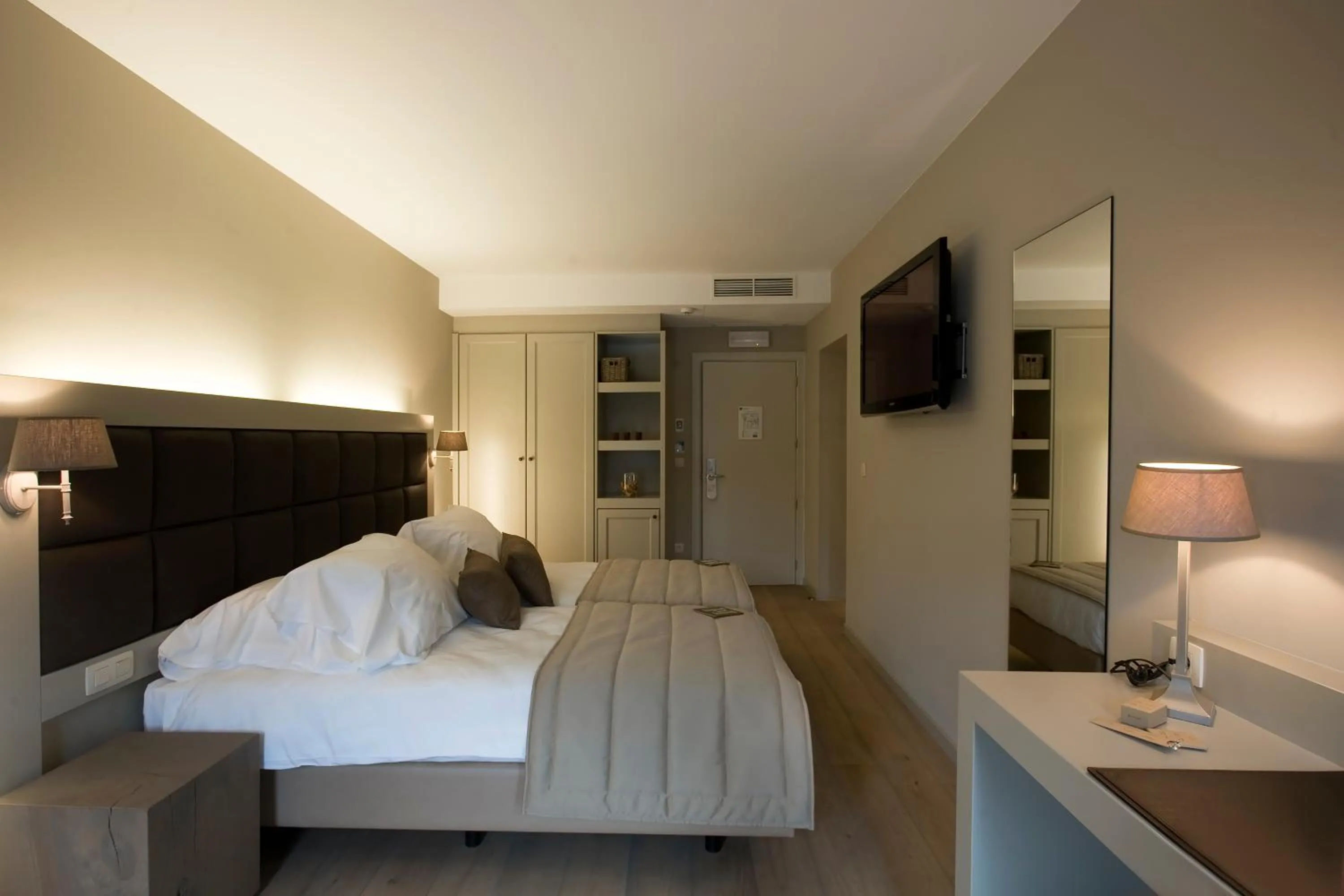 Photo of the whole room, Bed in Tuinhotel