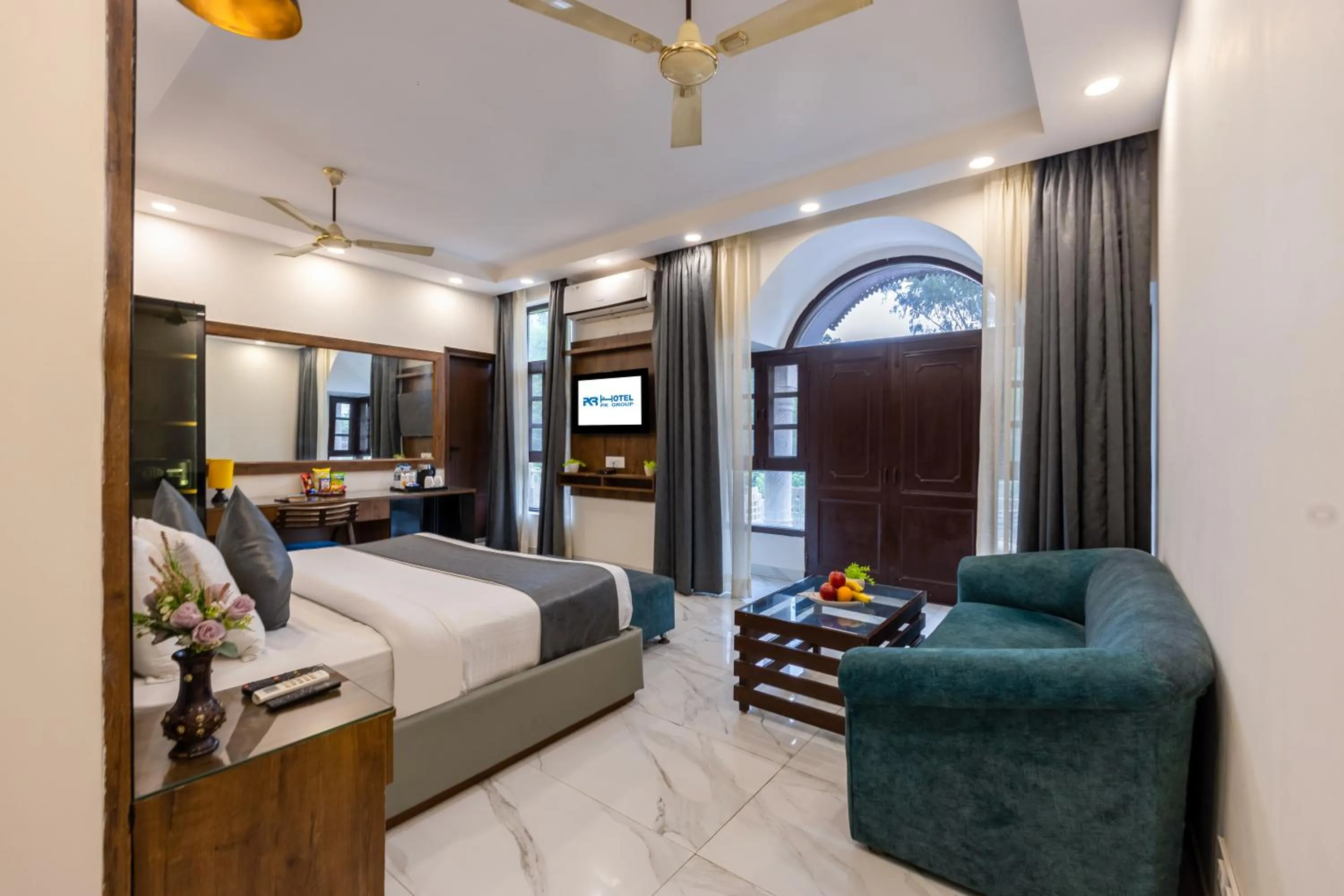 Bed in Hotel PK Residency Sector 18 Noida