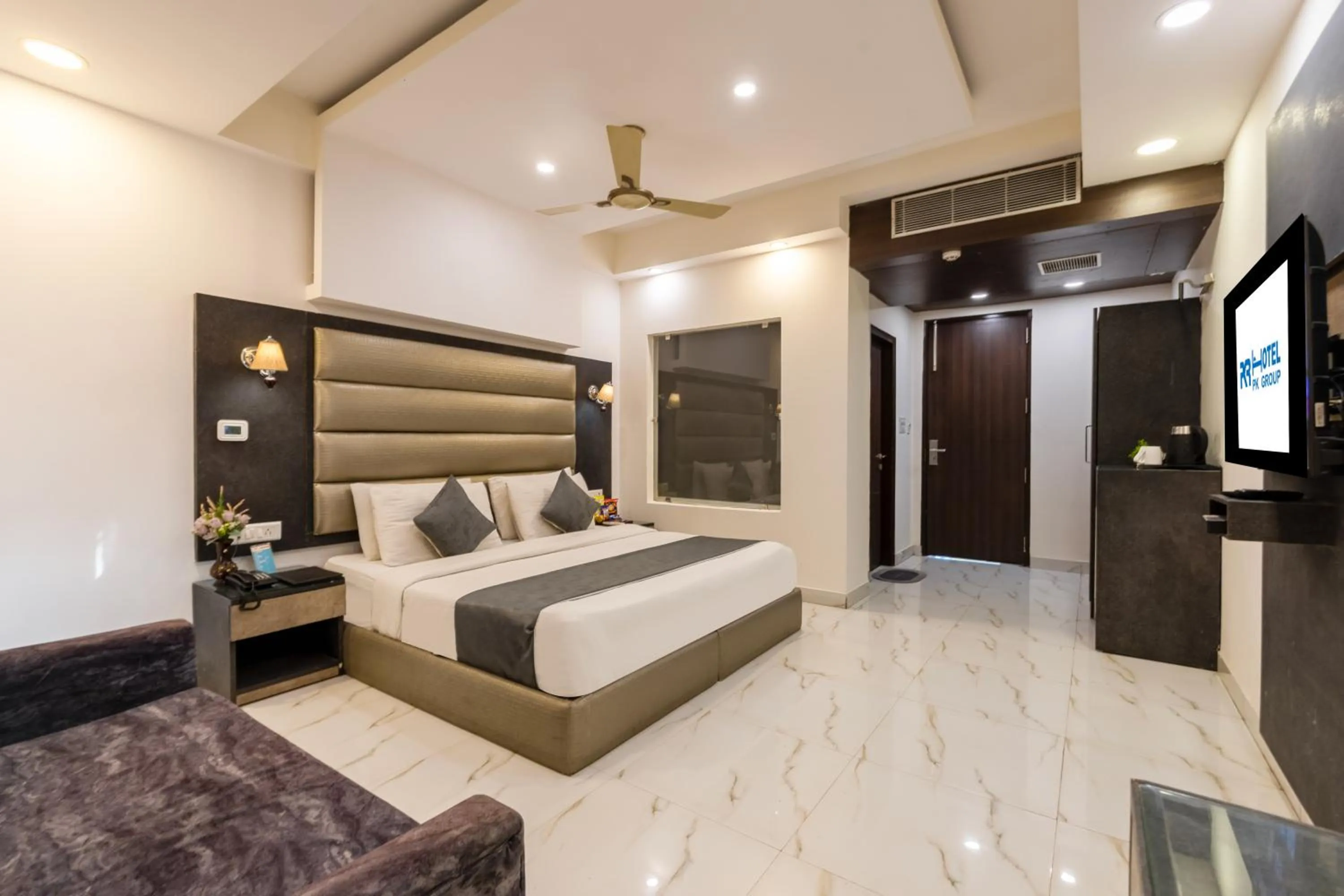 Bed in Hotel PK Residency Sector 18 Noida