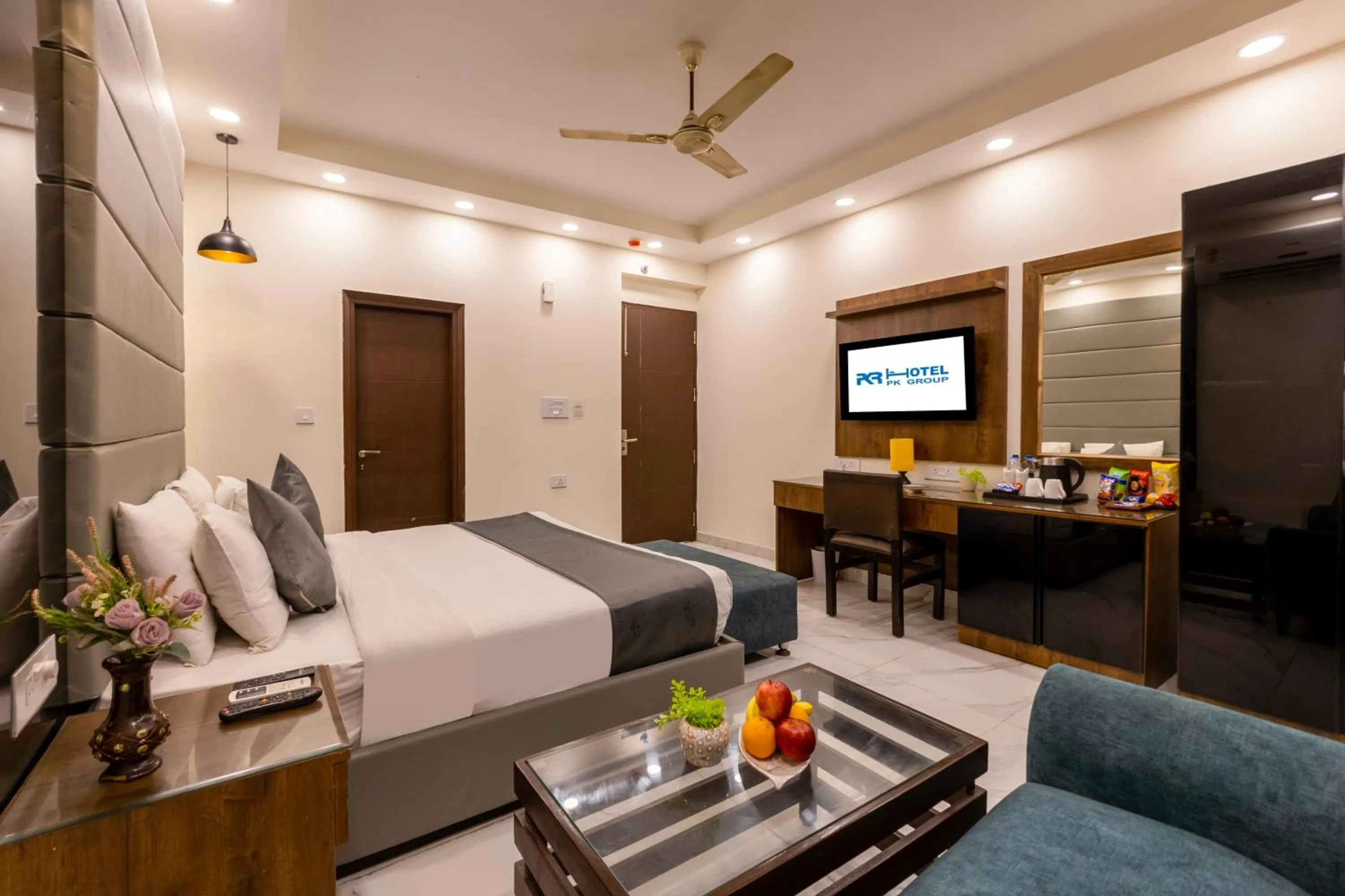 Bed in Hotel PK Residency Sector 18 Noida