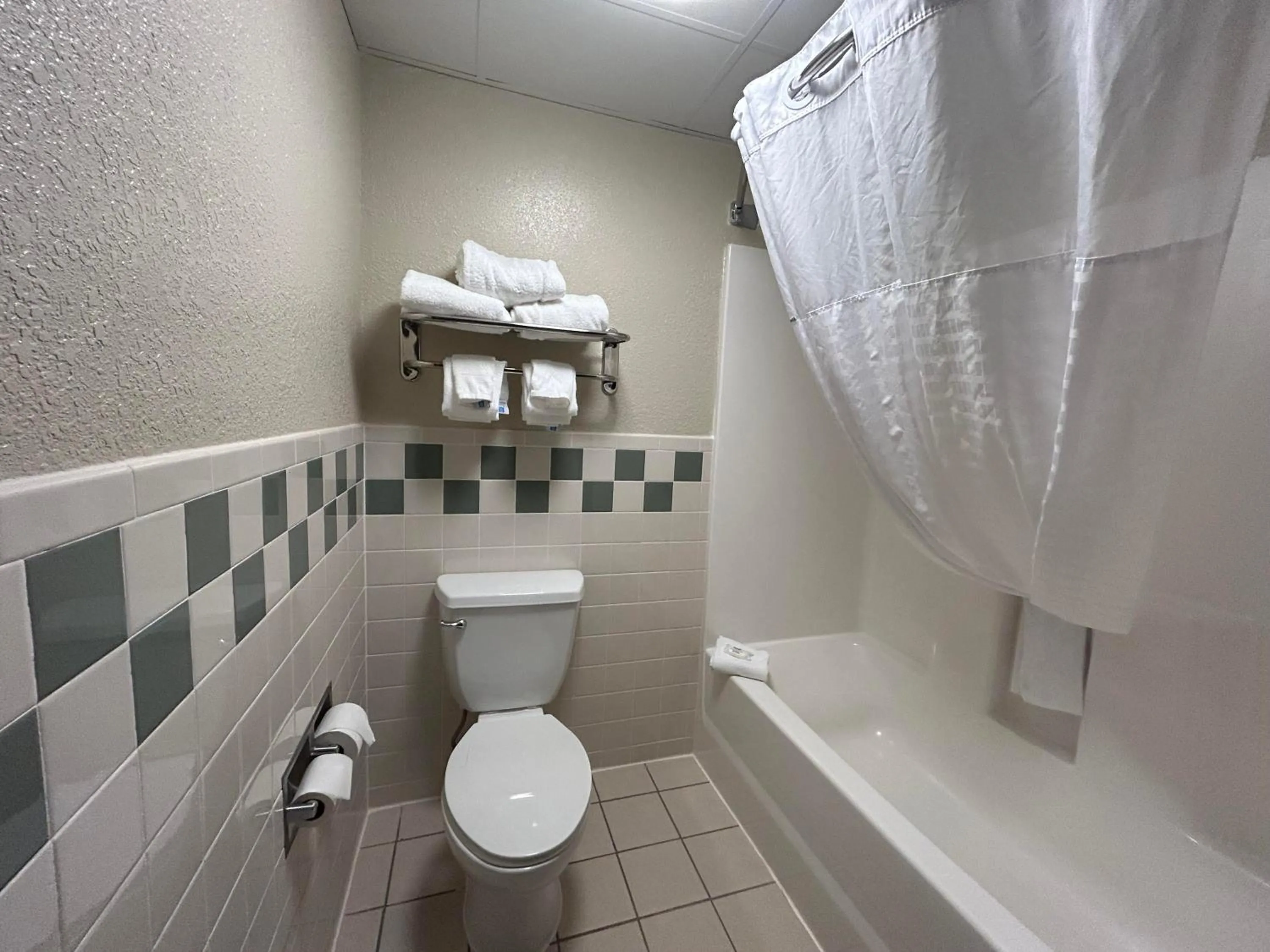 Breakfast in MountainView Lodge and Suites