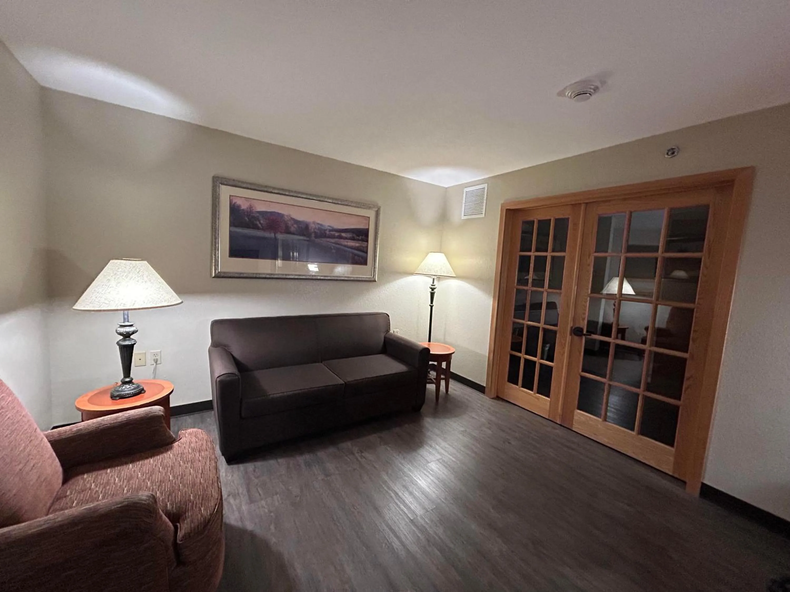 Living room in MountainView Lodge and Suites