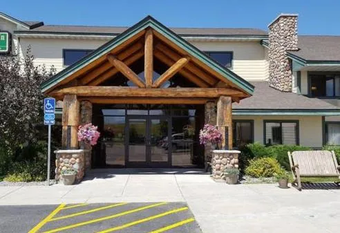 Property building in MountainView Lodge and Suites