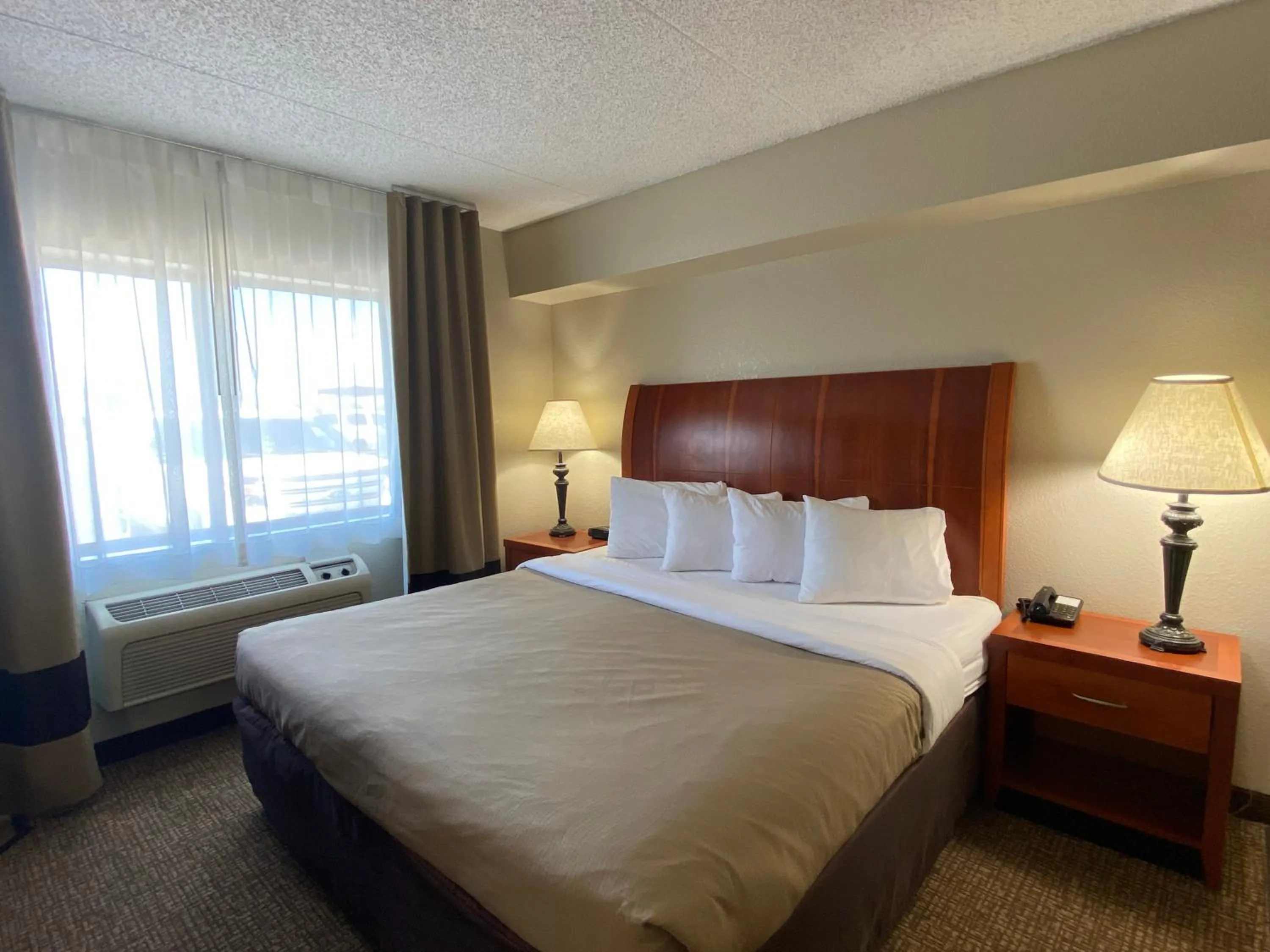 Bed in MountainView Lodge and Suites