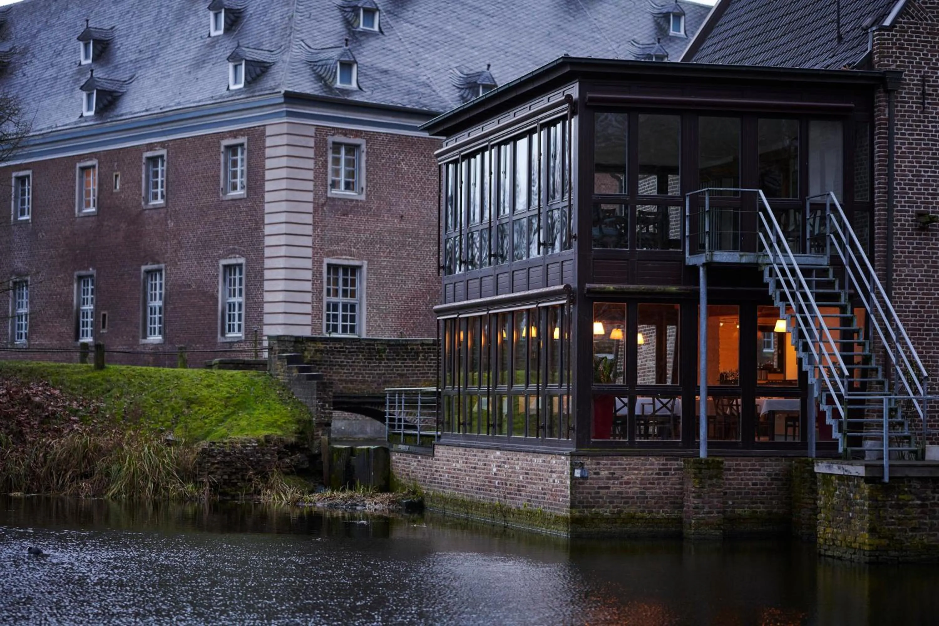 Restaurant/places to eat in Schloss Wissen