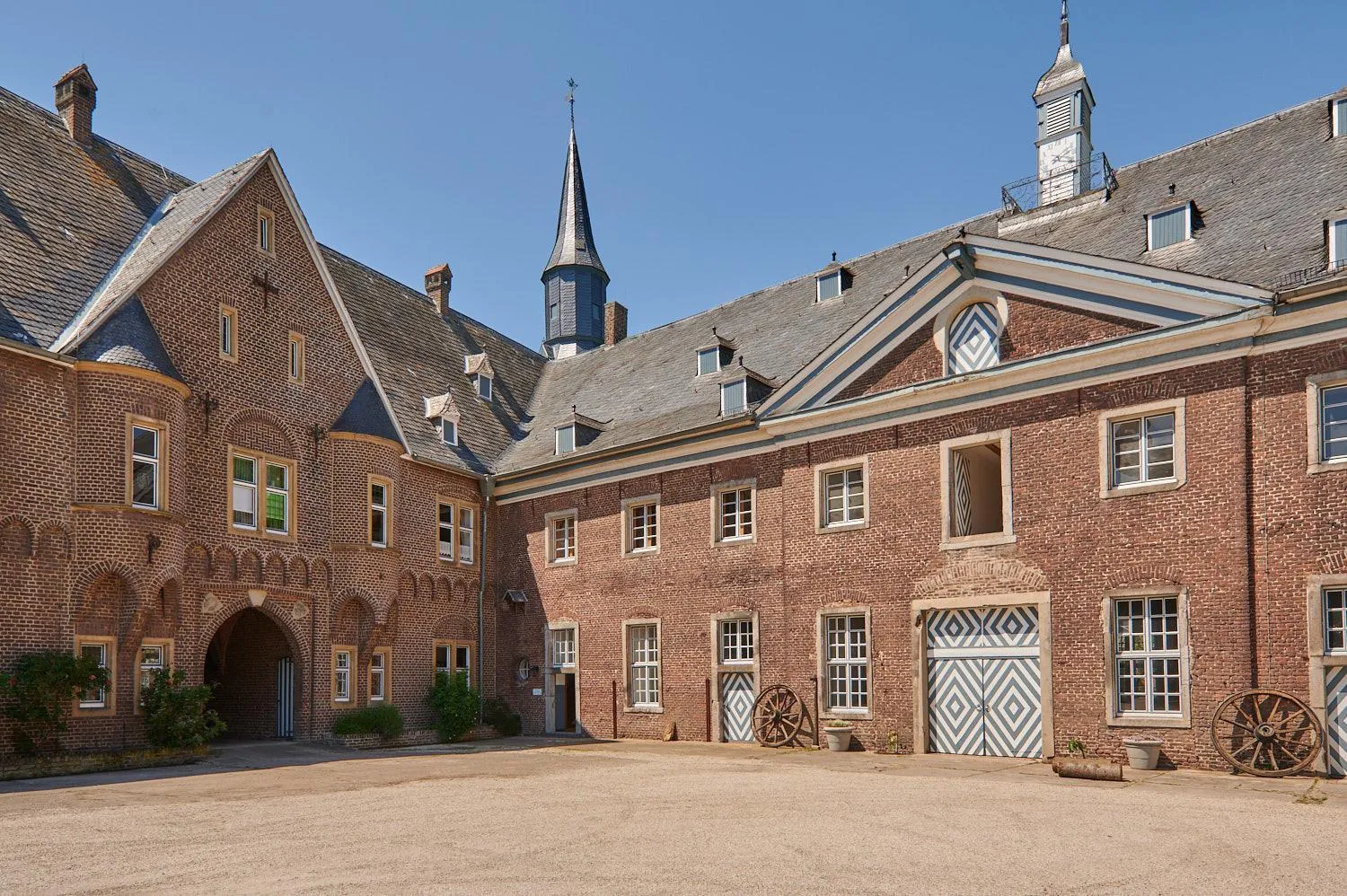 Property building in Schloss Wissen