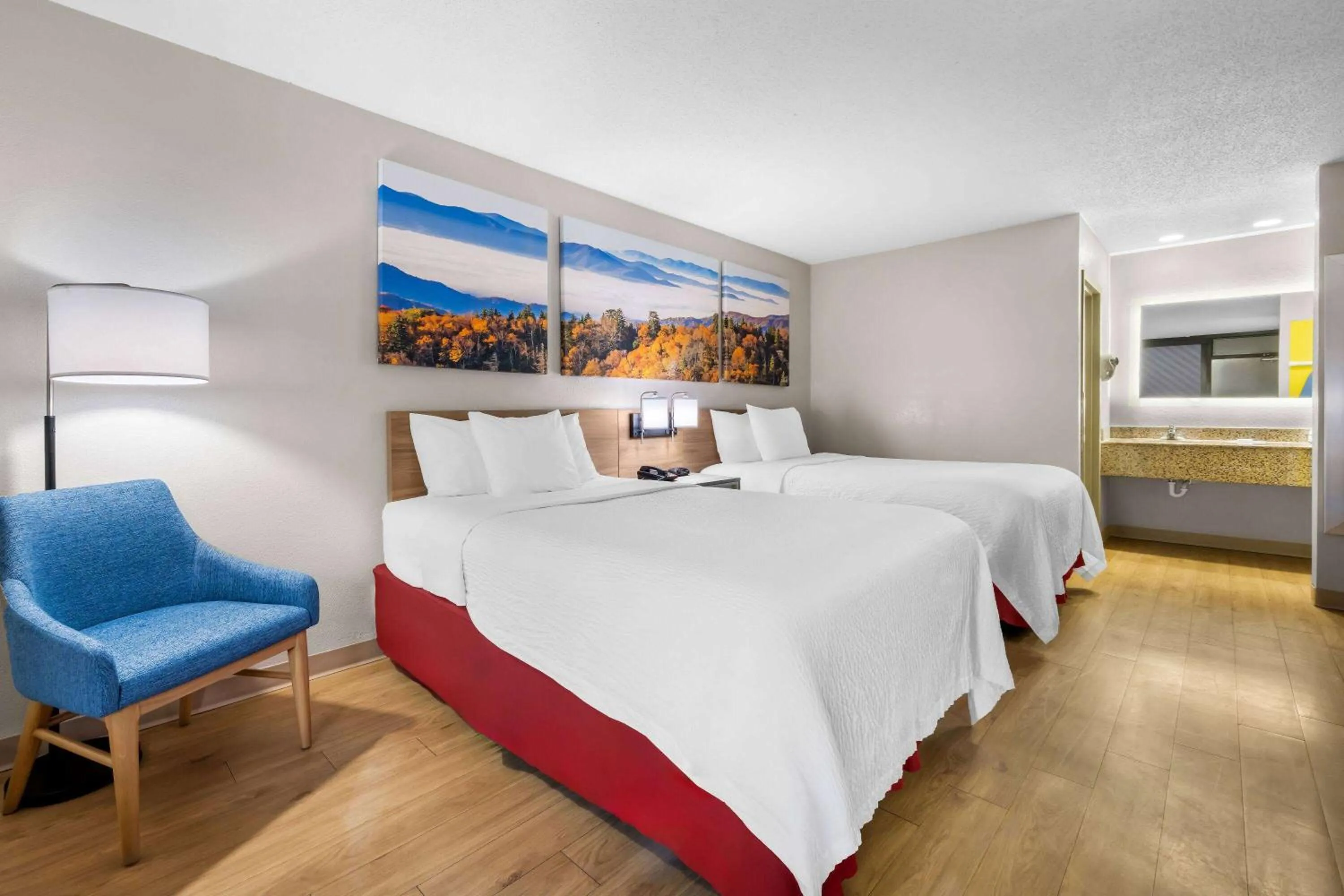 Bed in Days Inn by Wyndham Raleigh Midtown