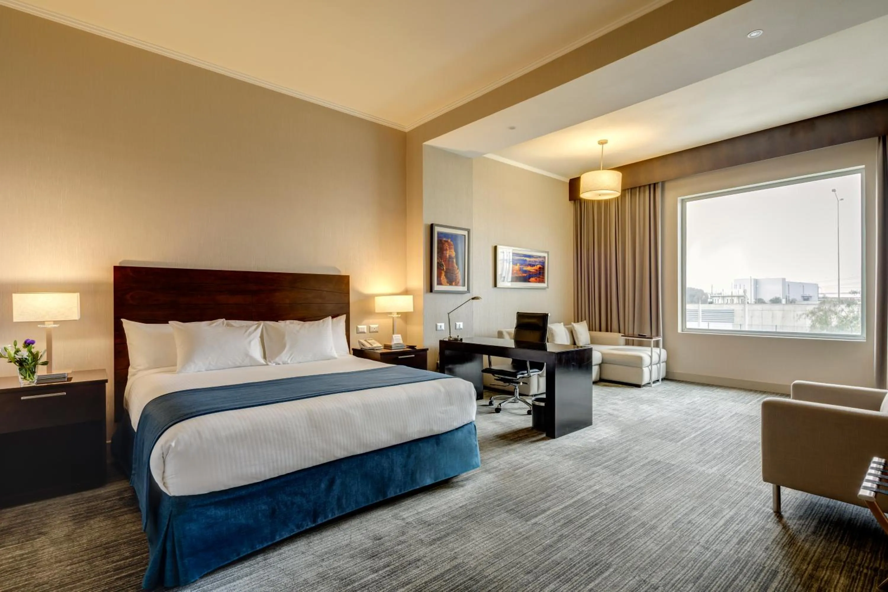 Bed in Wyndham Santiago Aeropuerto