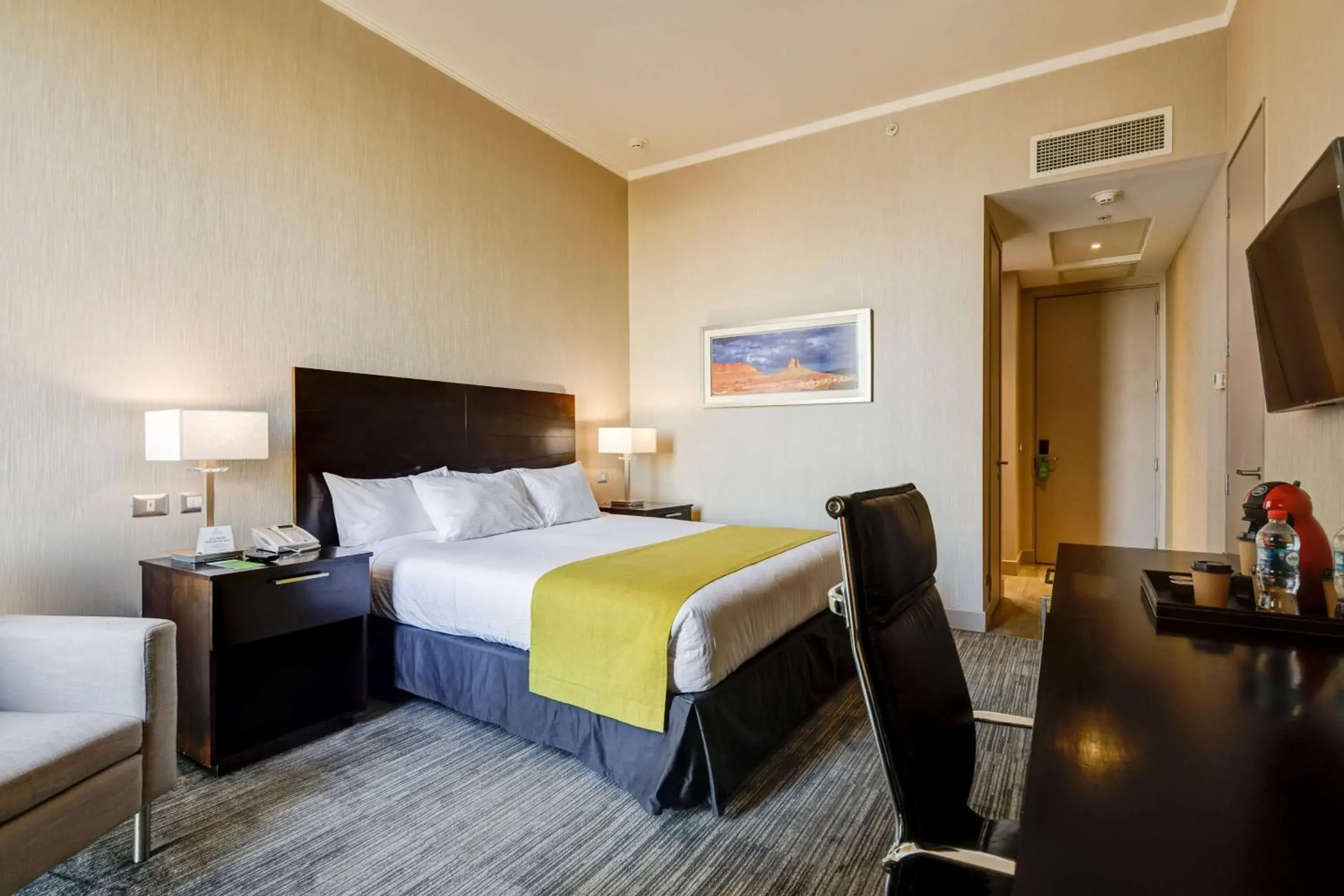 King Room - Mobility Access/Non-Smoking in La Quinta by Wyndham Santiago Aeropuerto King Room - Mobility Access/Non-Smoking in La Quinta by Wyndham Santiago Aeropuerto