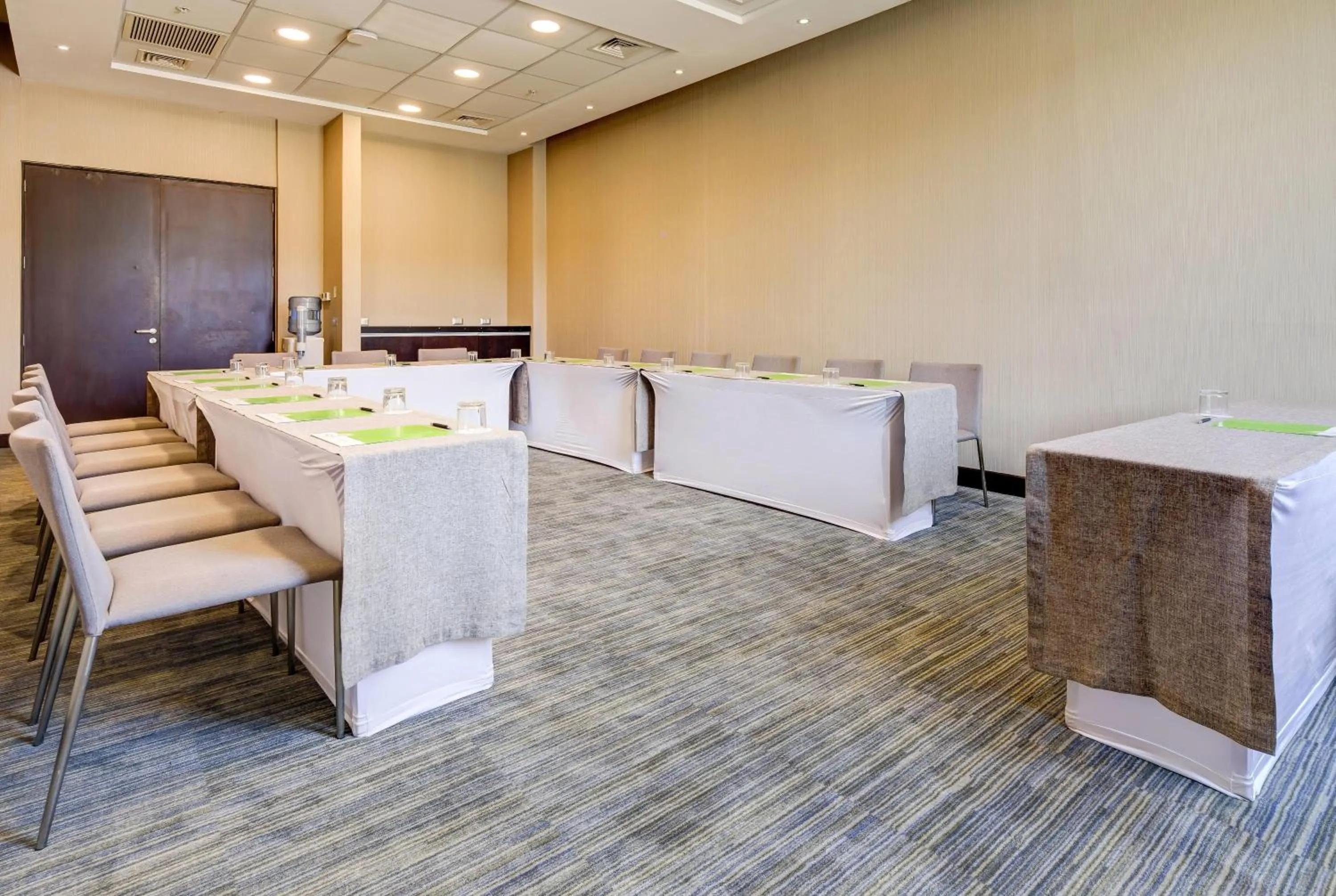 Meeting/conference room in Wyndham Santiago Aeropuerto