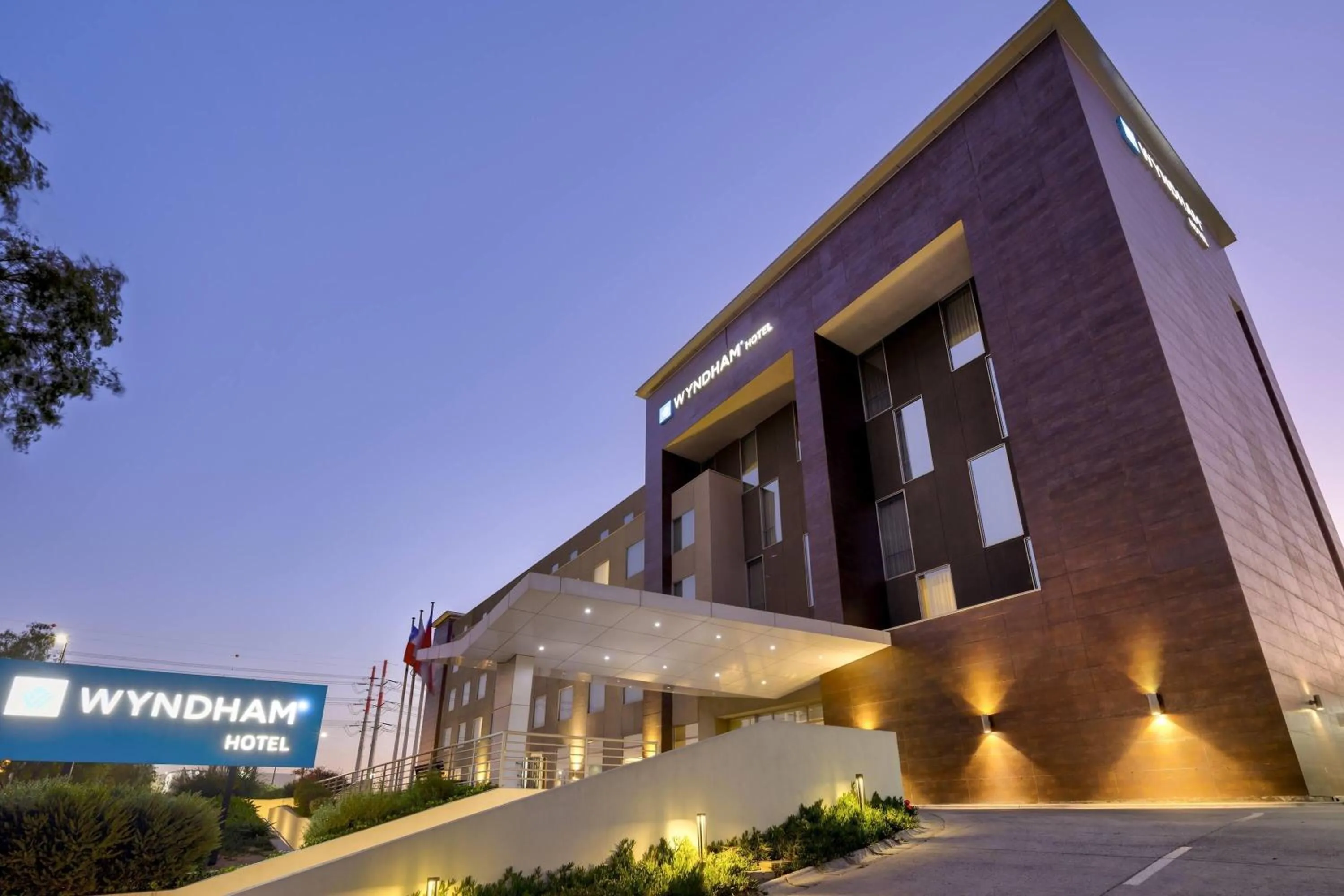 Property building in Wyndham Santiago Aeropuerto