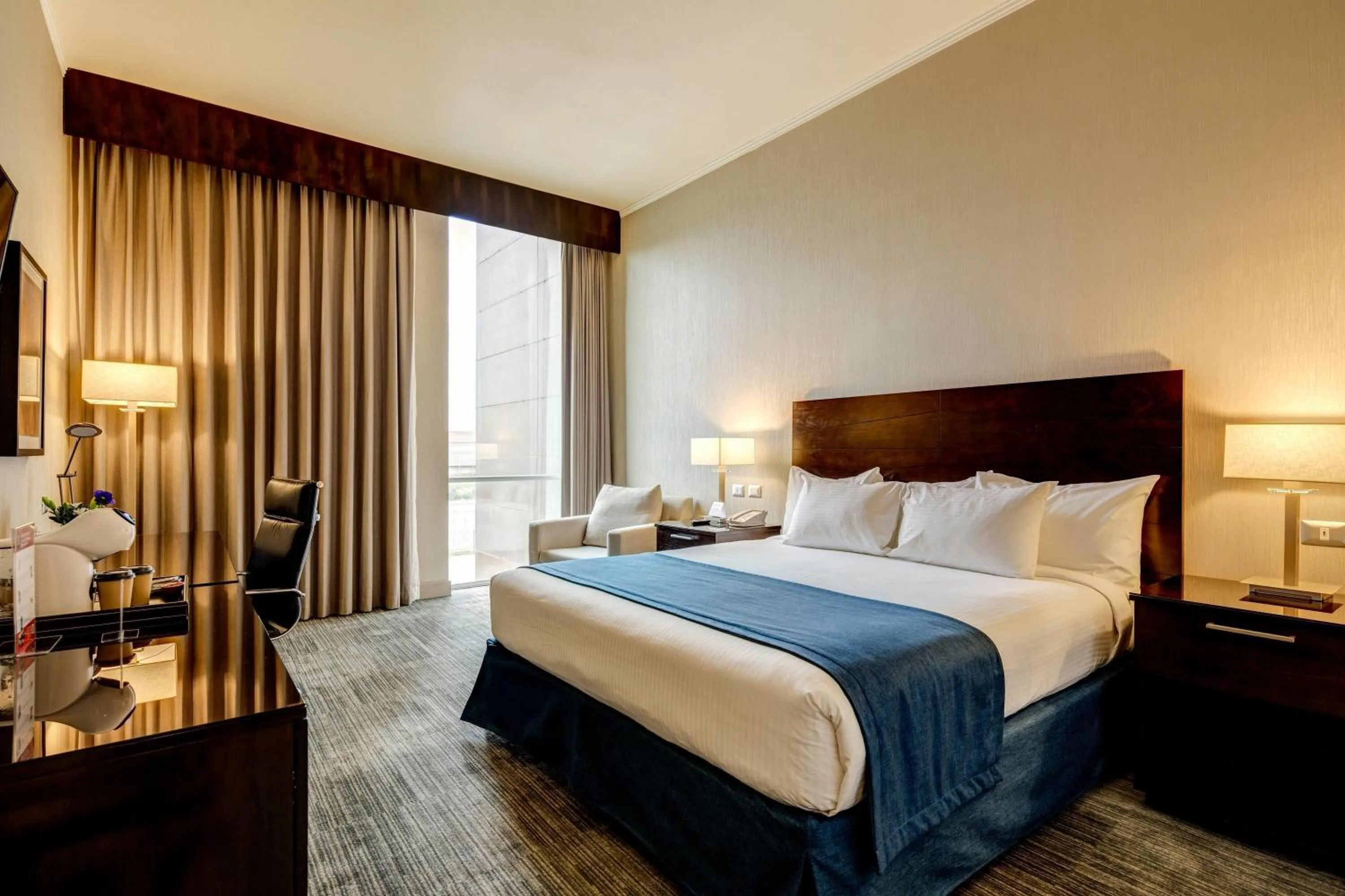 Photo of the whole room, Bed in Wyndham Santiago Aeropuerto