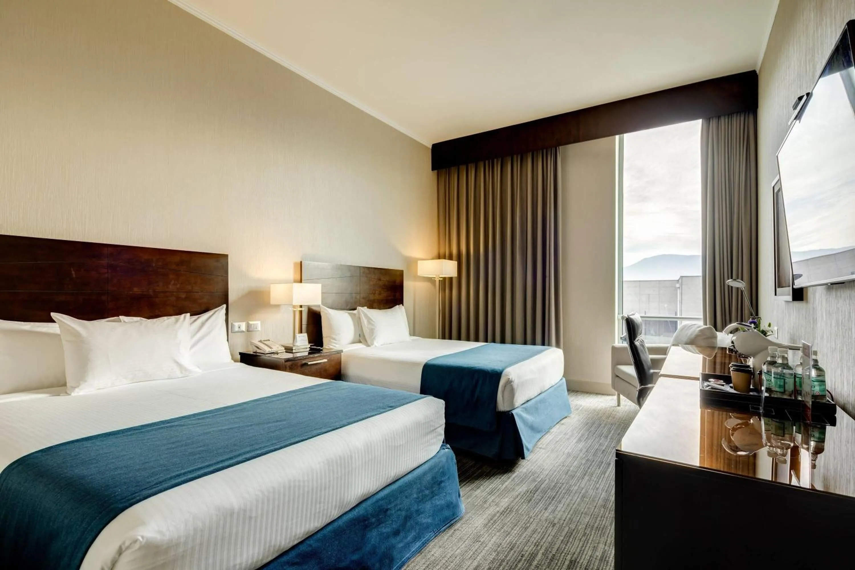 Photo of the whole room, Bed in Wyndham Santiago Aeropuerto