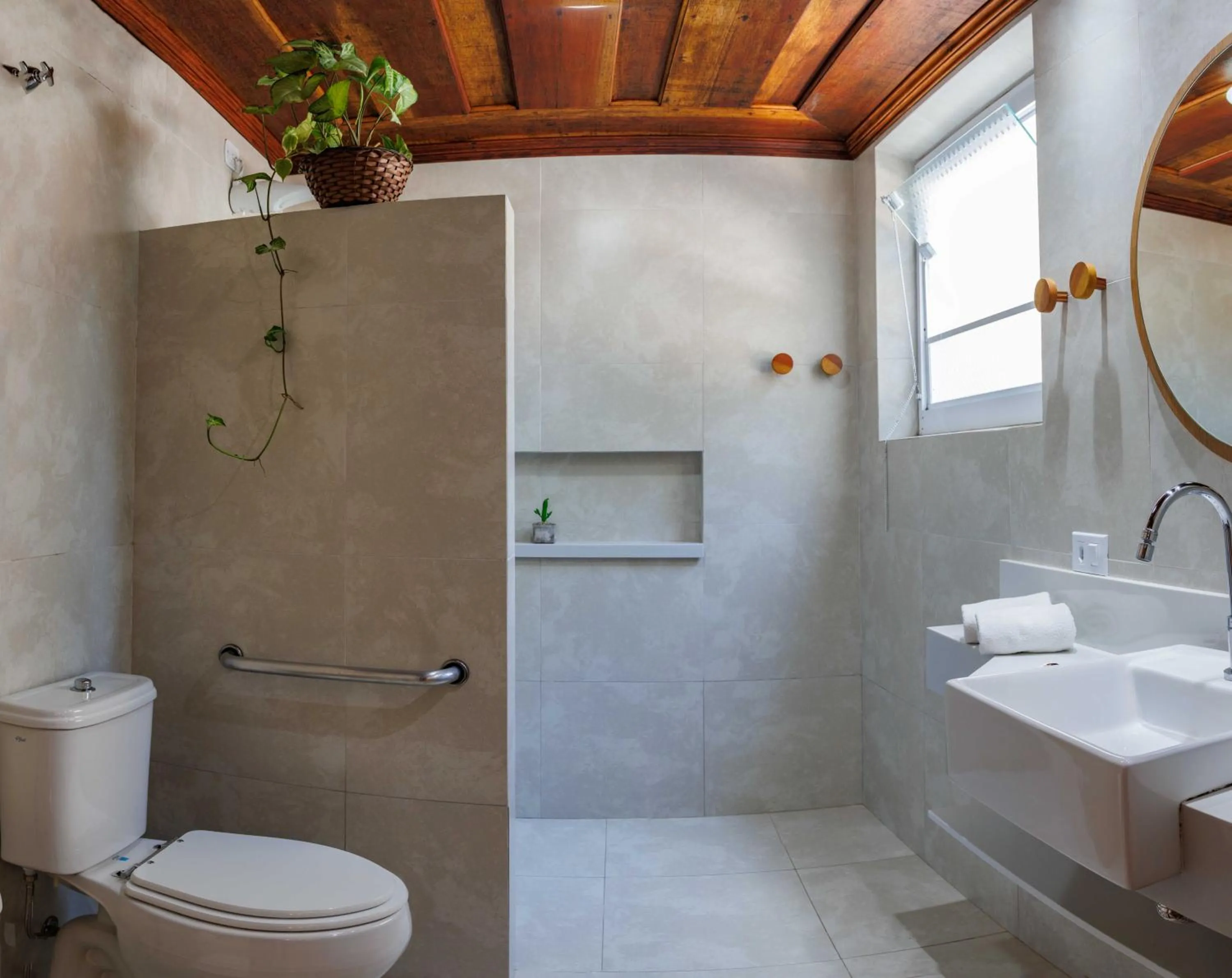 Bathroom in Pousada Valhacouto