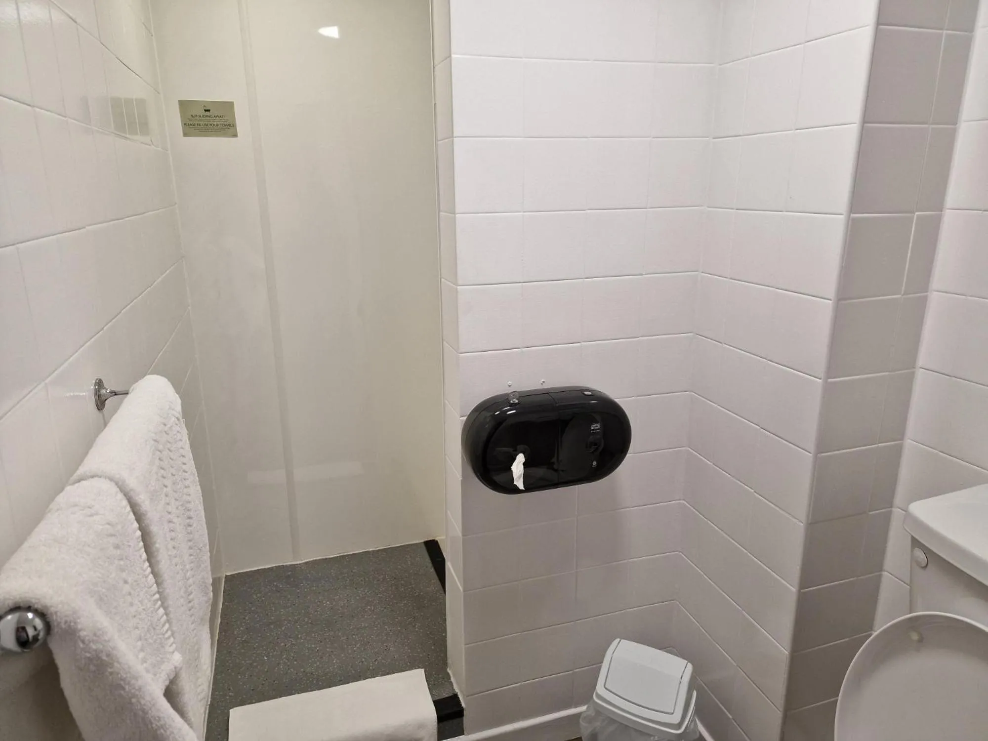 Bathroom in The Longship