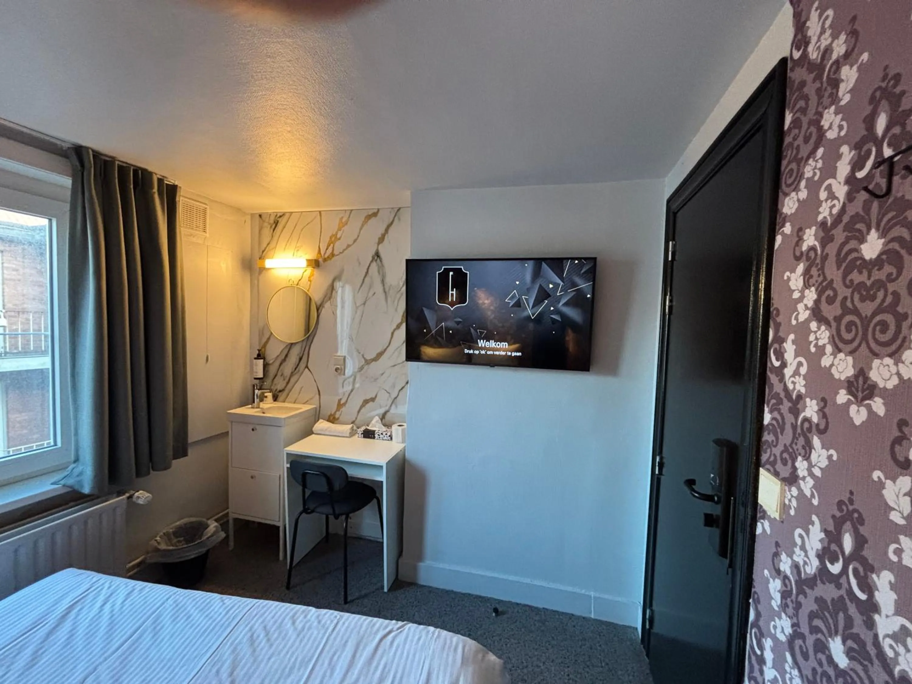 Bedroom, Bed in Flandria Hotel Gent Centrum