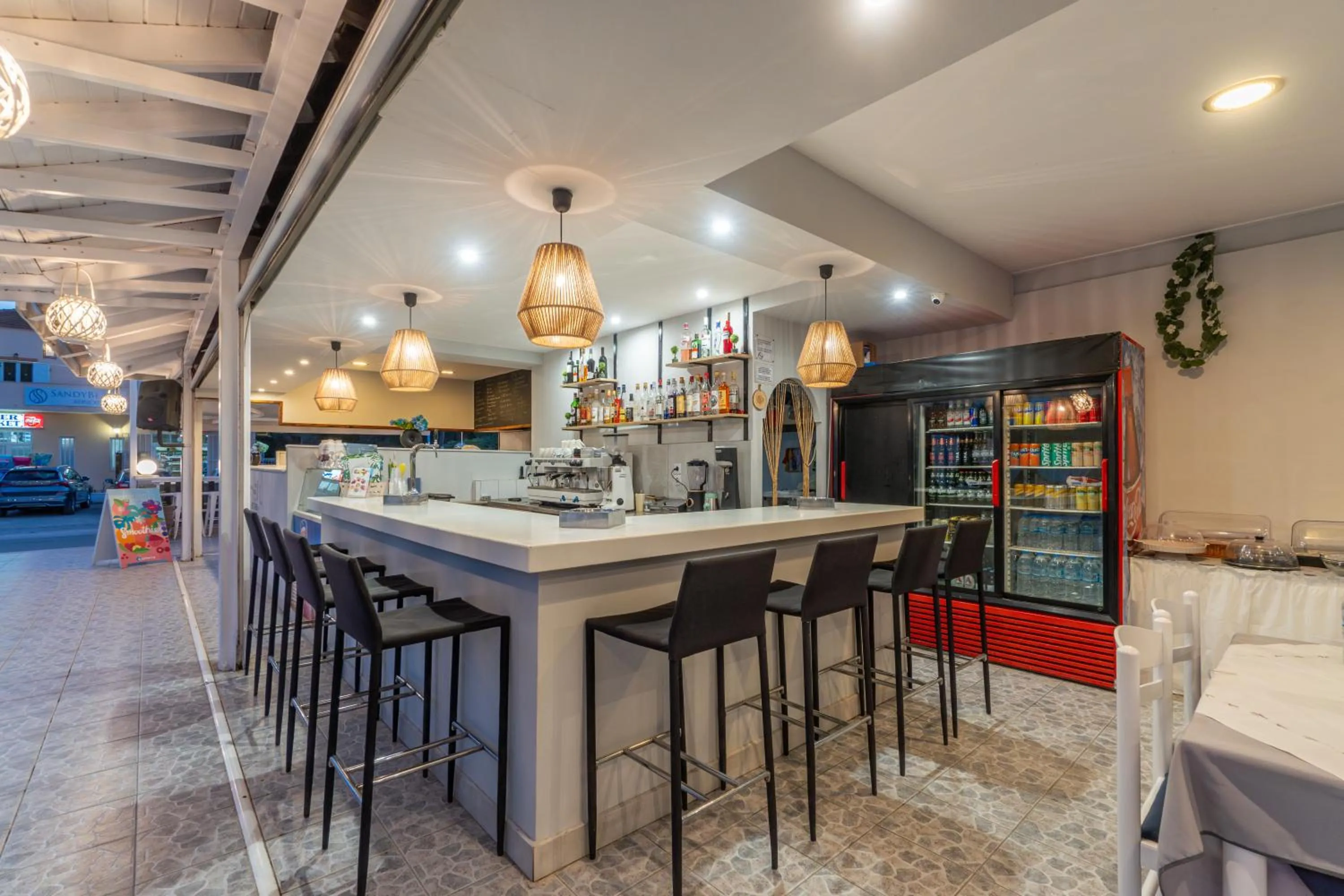 Restaurant/places to eat in Sandy Beach Complex - Annexe Building