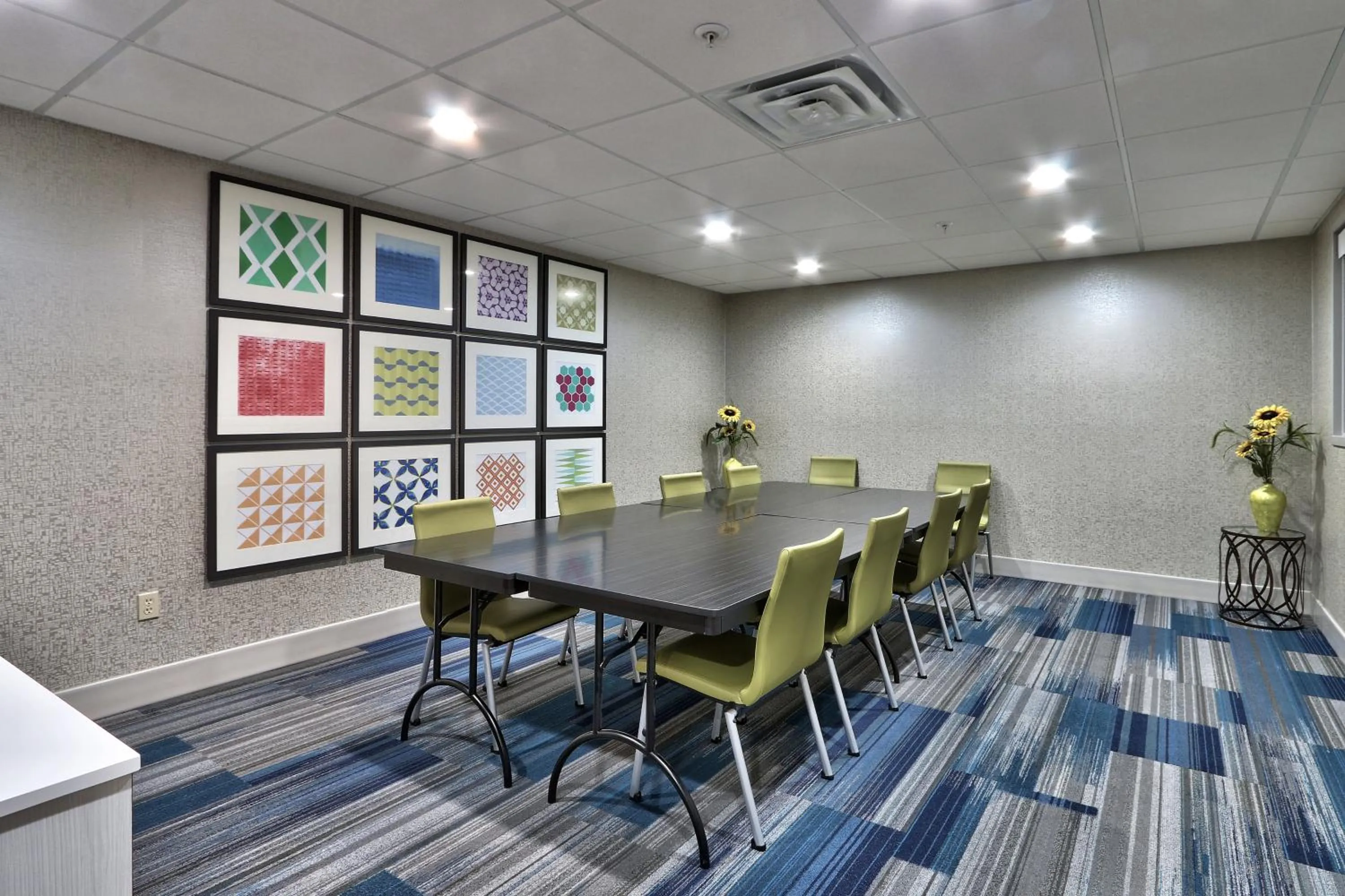 Meeting/conference room in Holiday Inn Express Socorro by IHG