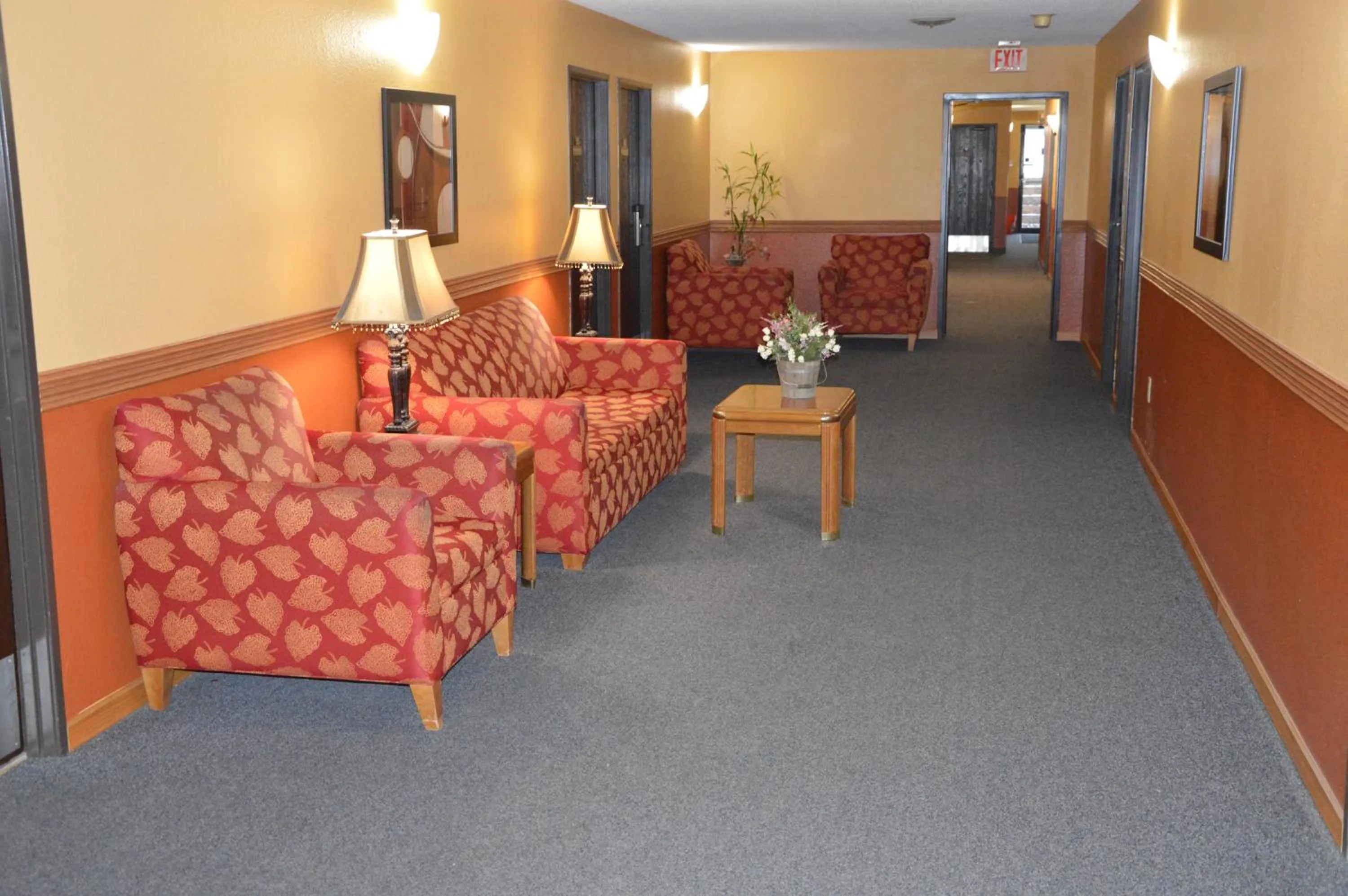 Burnsville Inn & Suites
