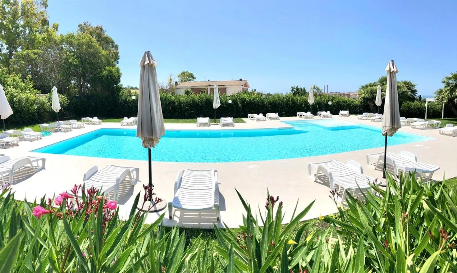 Swimming pool in villalessandra