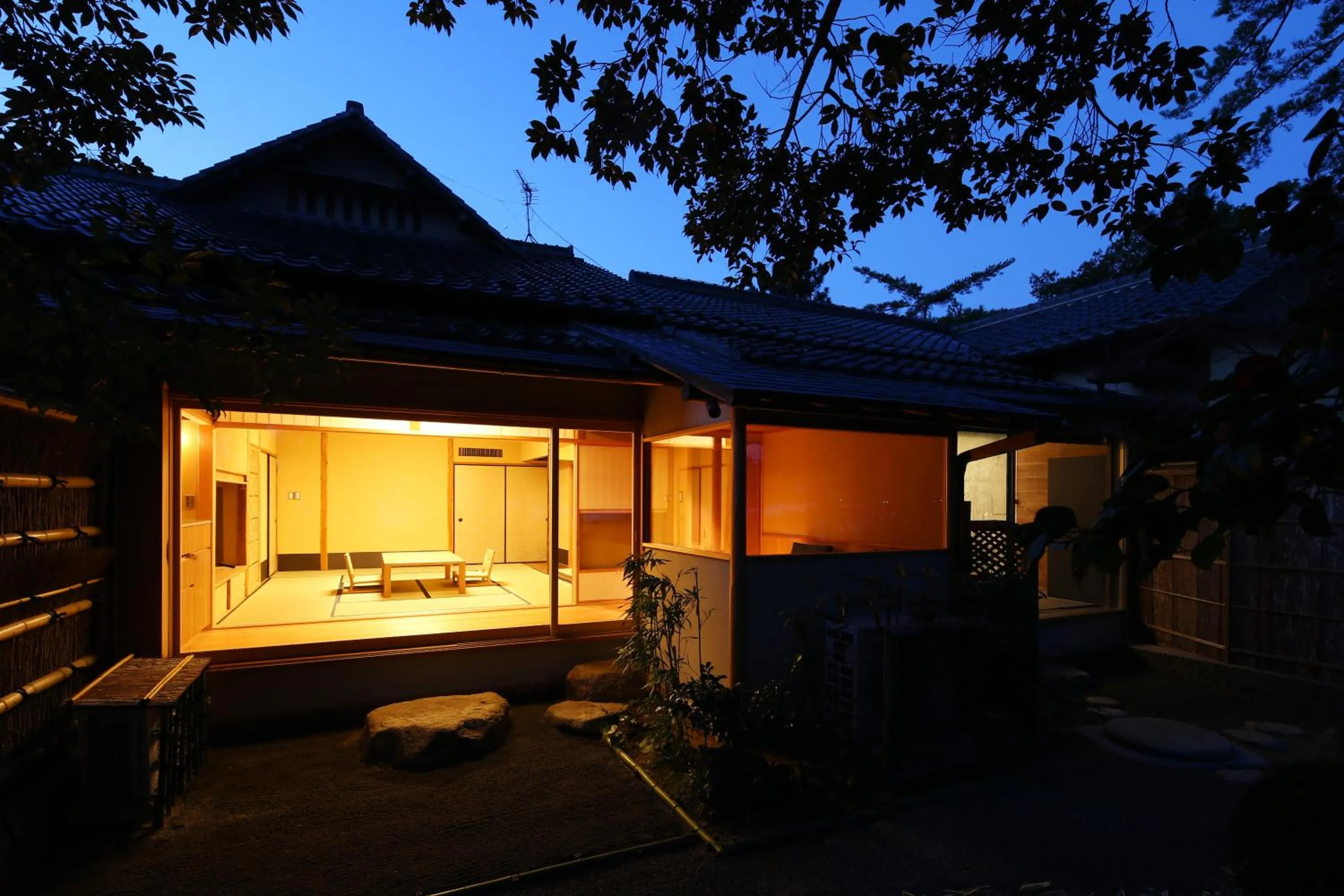 Night in Monjusou Shourotei