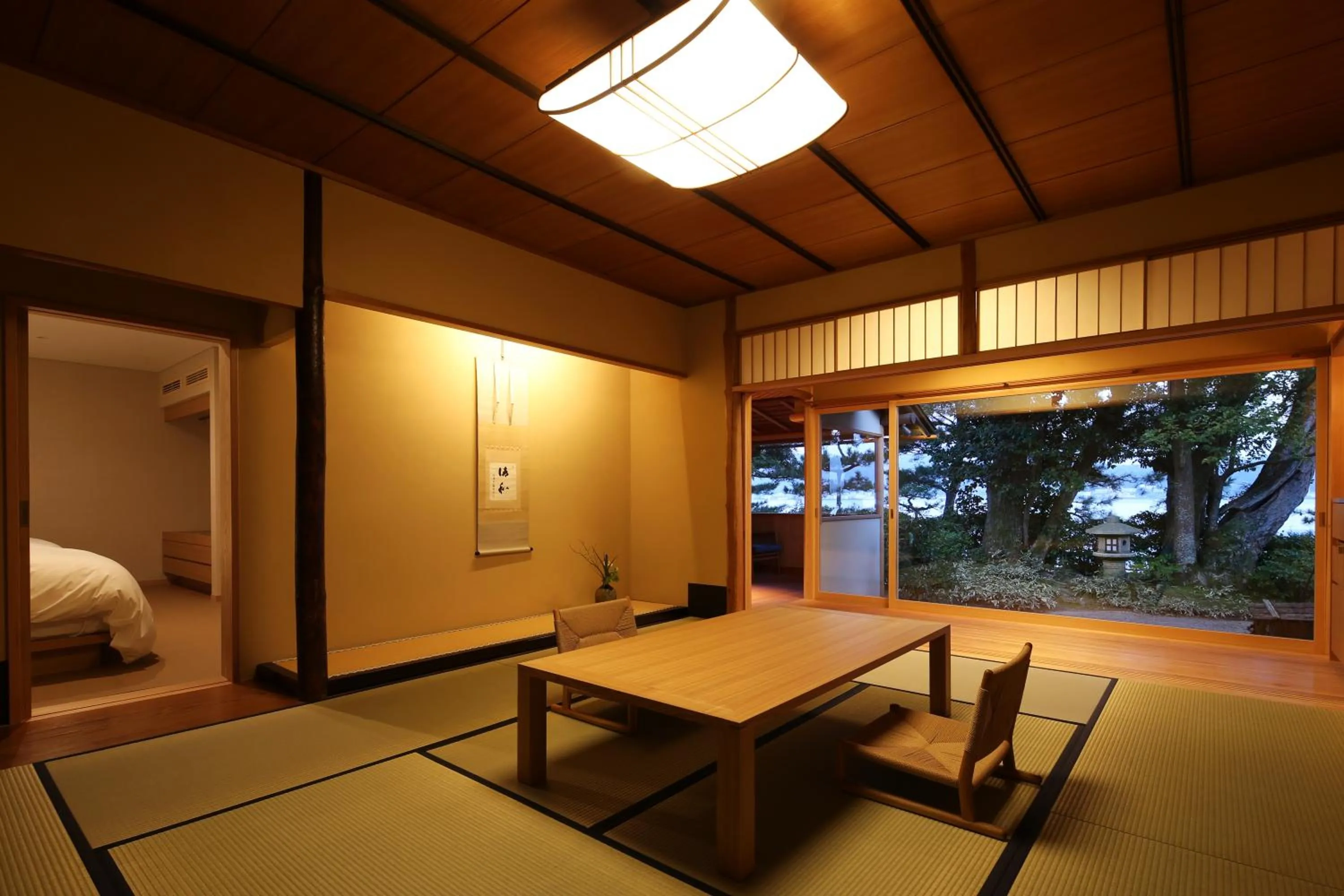 Living room in Monjusou Shourotei