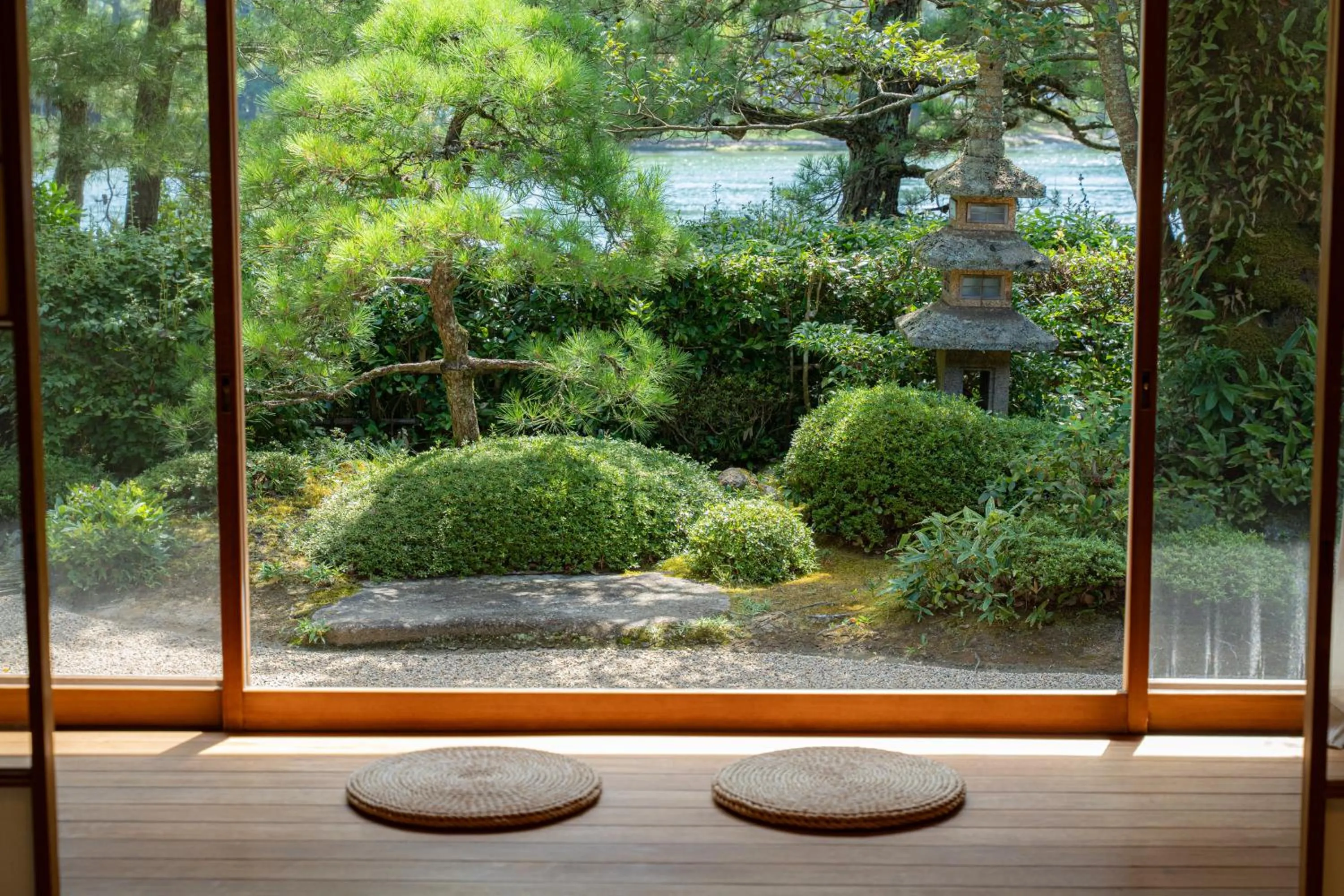 Garden in Monjusou Shourotei