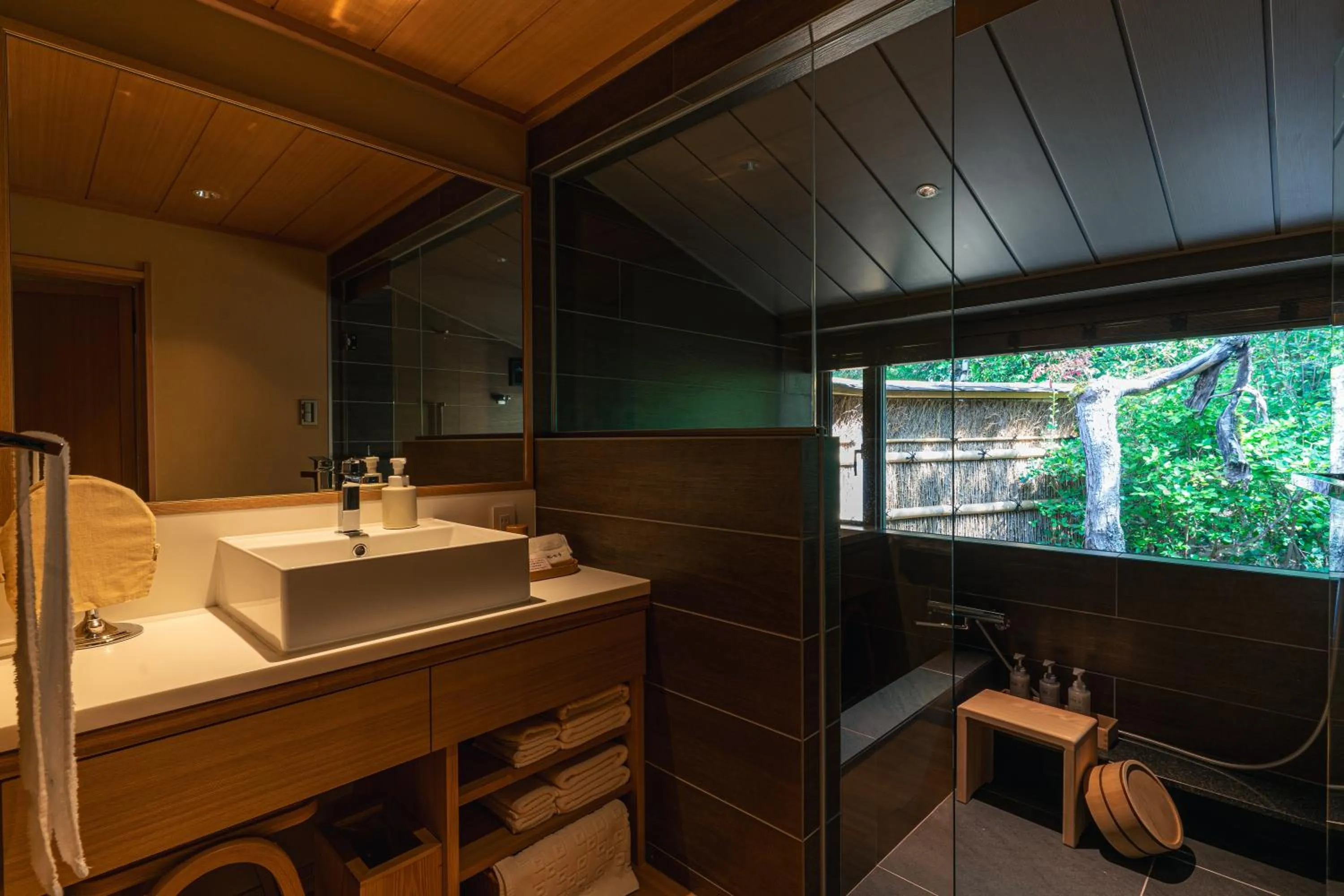 Bathroom in Monjusou Shourotei