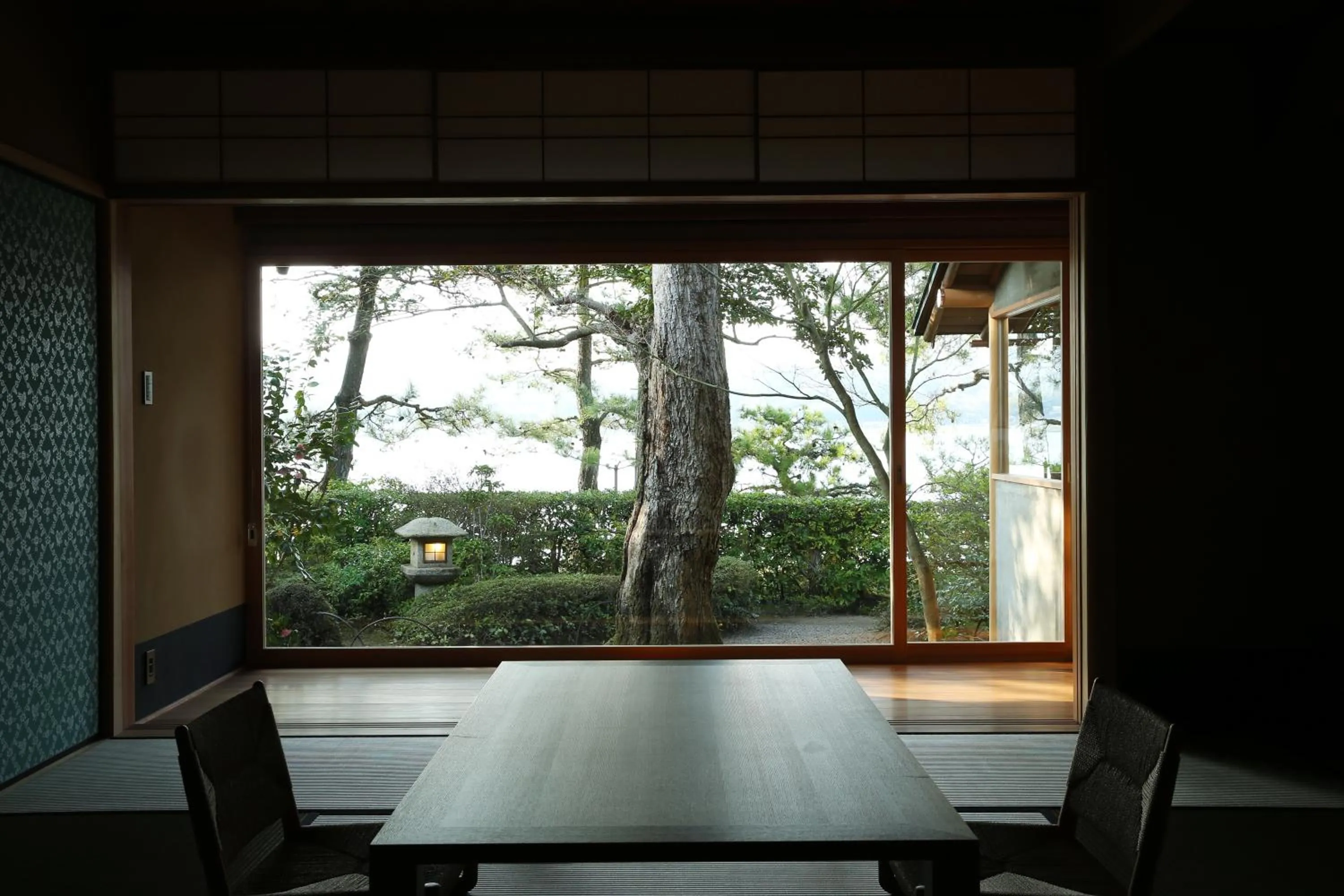 Living room in Monjusou Shourotei