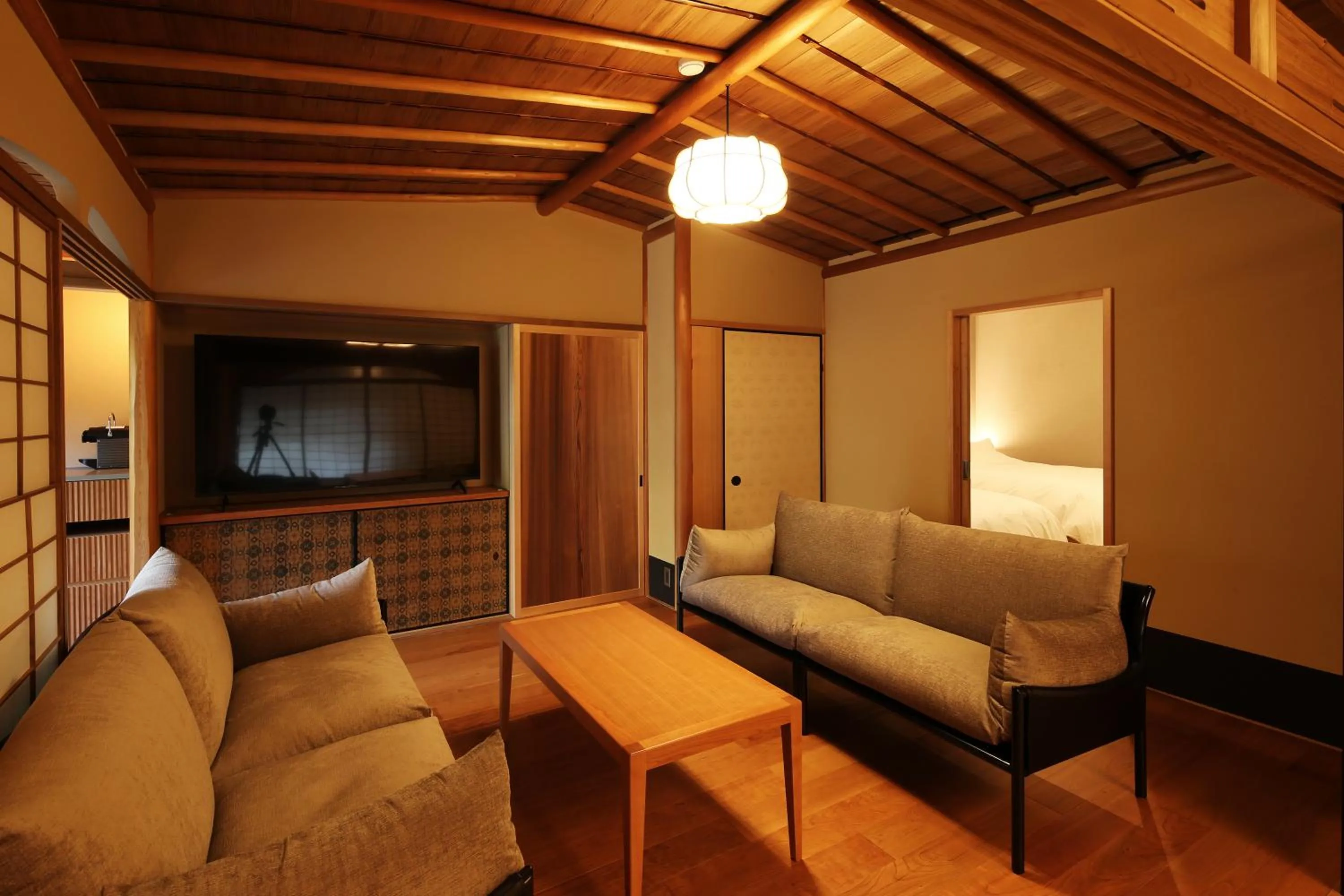 Living room in Monjusou Shourotei